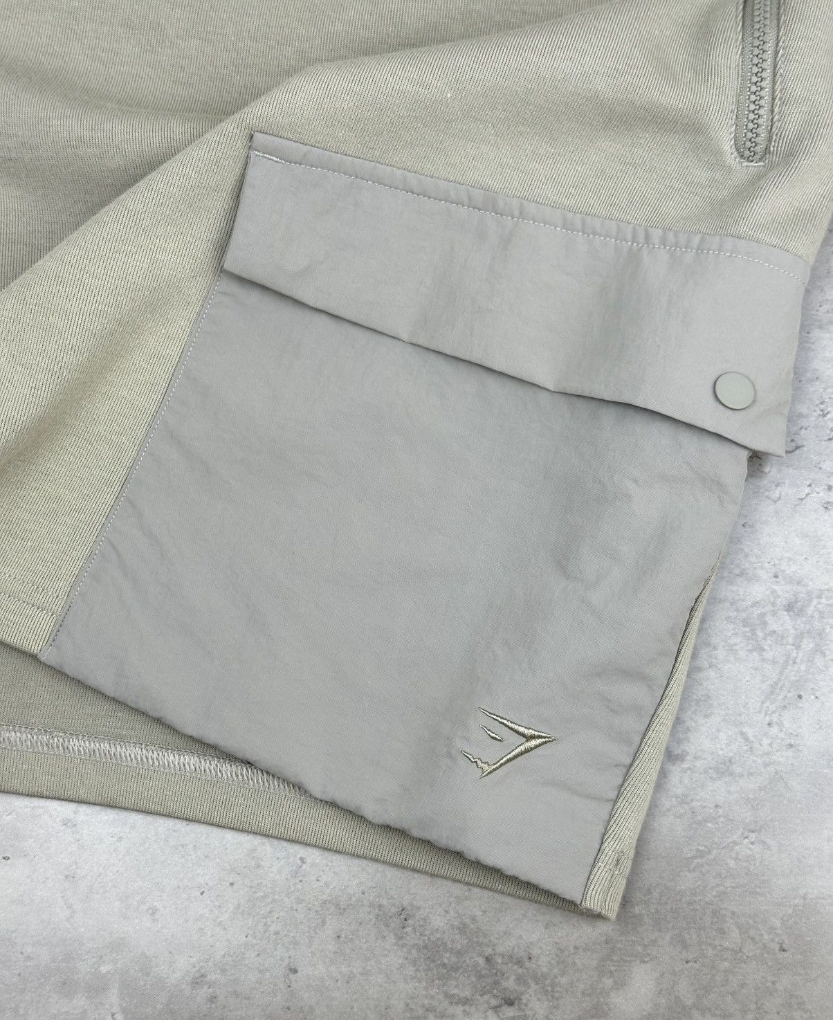 Gymshark Gymshark Cargo Shorts Men XL Grey Green Hybrid Heavy Cotton Size US 36 / EU 52 - 4 Thumbnail