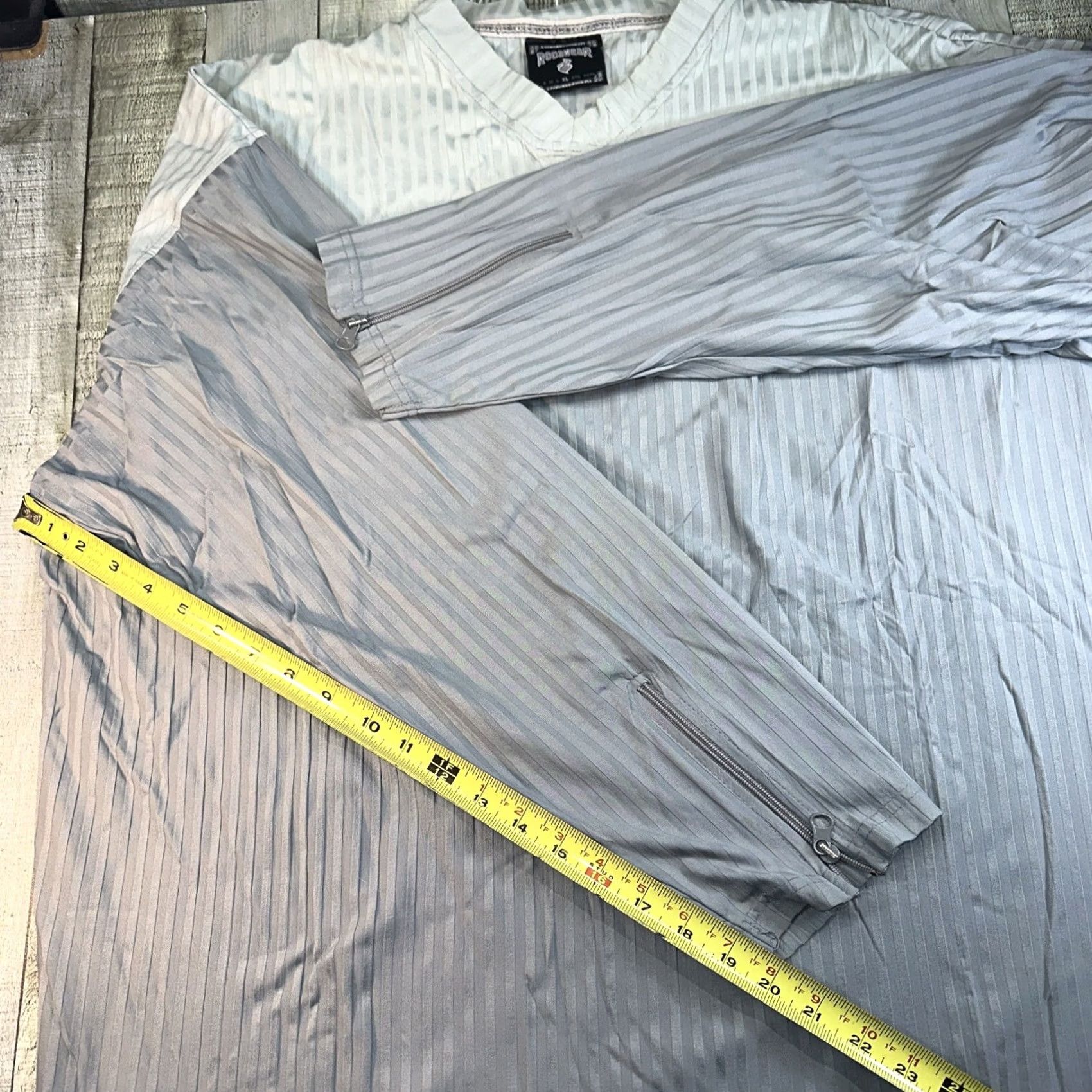 Rocawear VINTAGE Rocawear Men Long Sleeve Active Shirt Zipper XL Gray Mens Size US XL / EU 56 / 4 - 4 Thumbnail