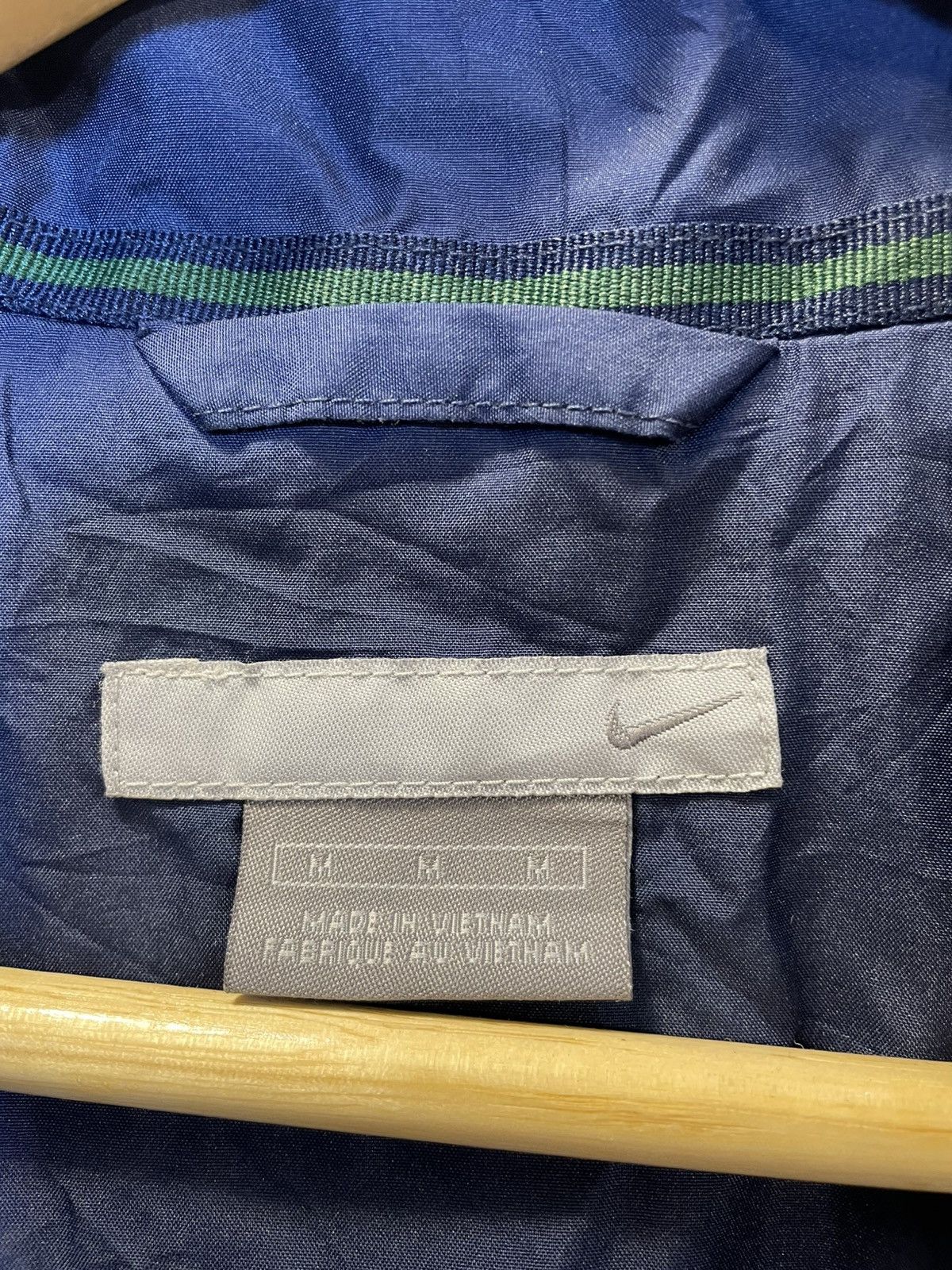 Nike Vintage Nike Windbreaker Jacket Size US M / EU 48-50 / 2 - 4 Thumbnail