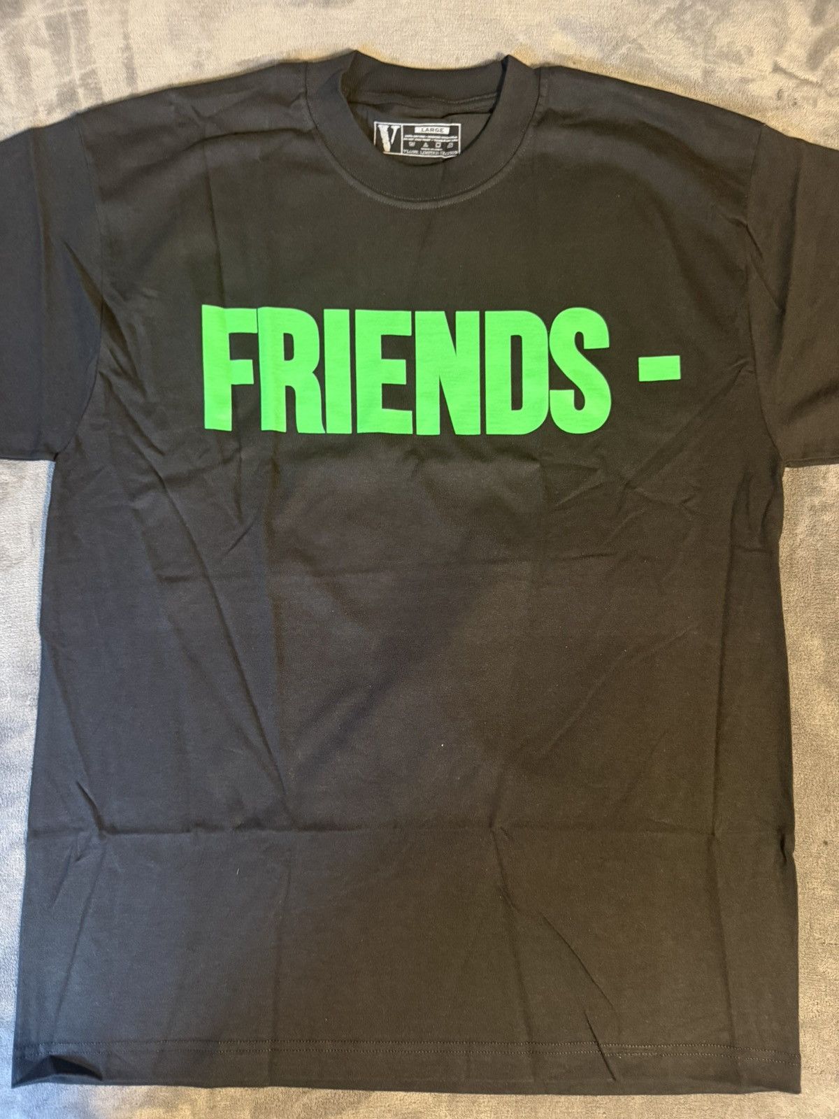 Vlone VLONE Friends Green Logo T-Shirt Size Large Size US L / EU 52-54 / 3 - 1 Thumbnail