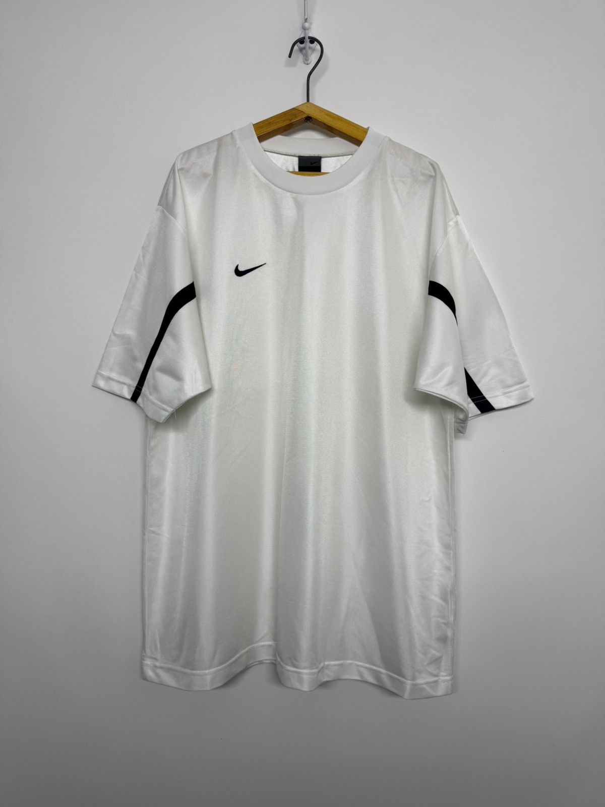 Nike Vintage Y2k Nike Swoosh Logo T-Shirt Size US L / EU 52-54 / 3 - 2 Thumbnail