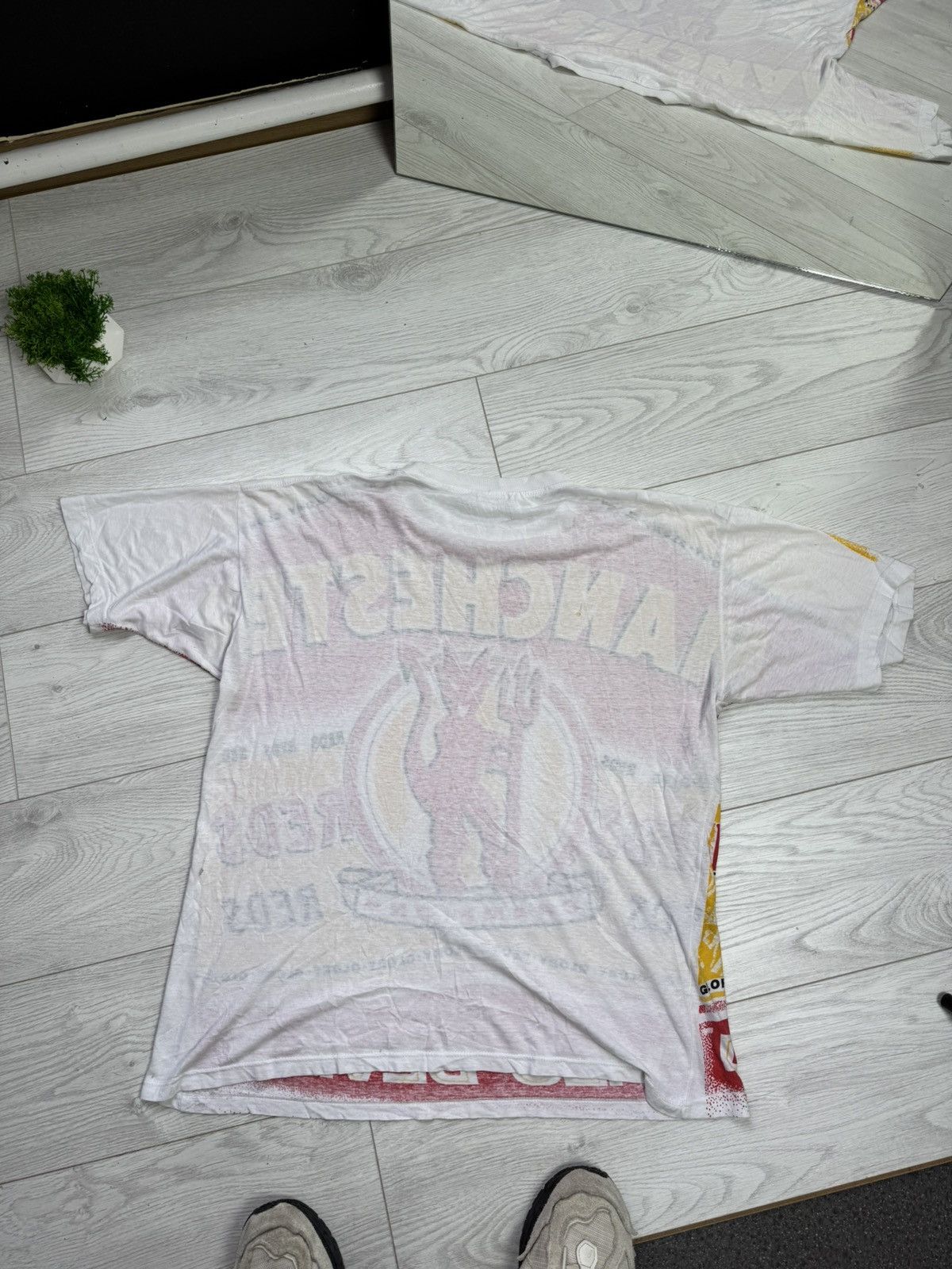 Vintage Vintage 90s Manchester United All Over Print T-shirt RARE Size US XL / EU 56 / 4 - 6 Thumbnail