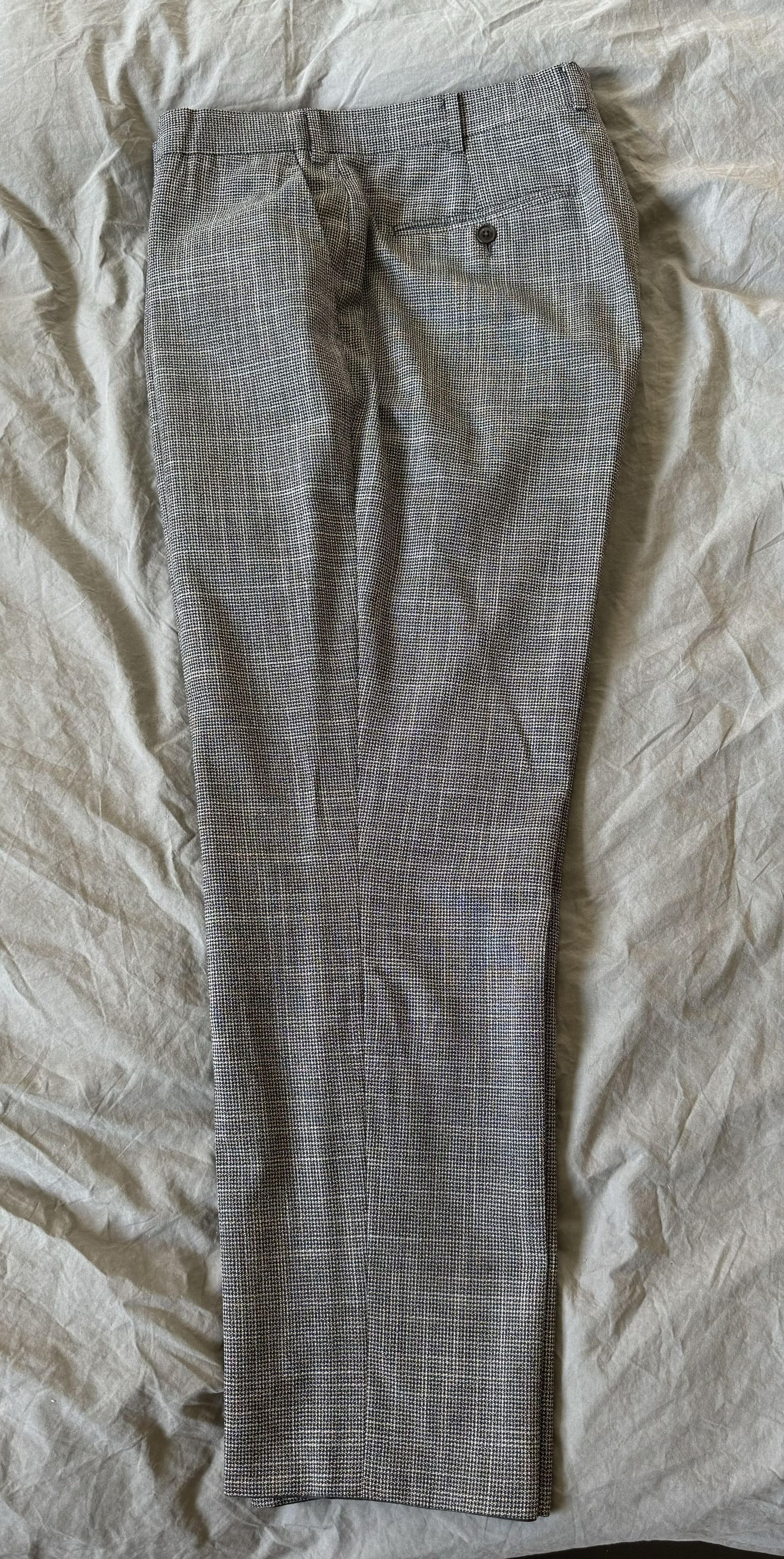 Suitsupply Tailored Suit Size 42R - 6 Thumbnail