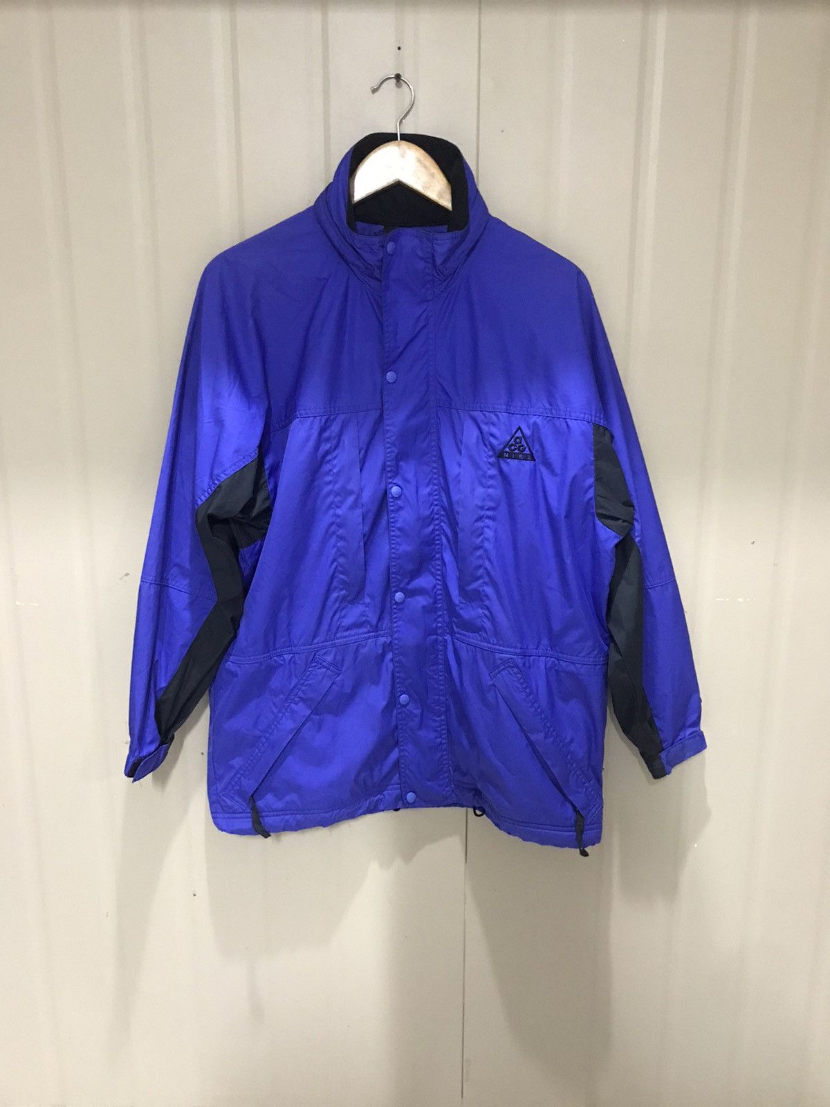 image of Nike Acg Windbreaker in Violet, Men's (Size Small)
