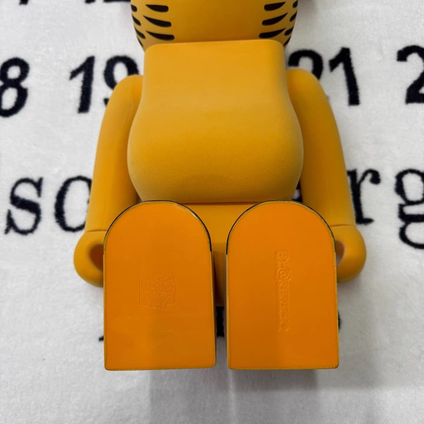 Medicom Toy BE@RBRICK Flocked Garfield Q10 Size ONE SIZE - 5 Thumbnail