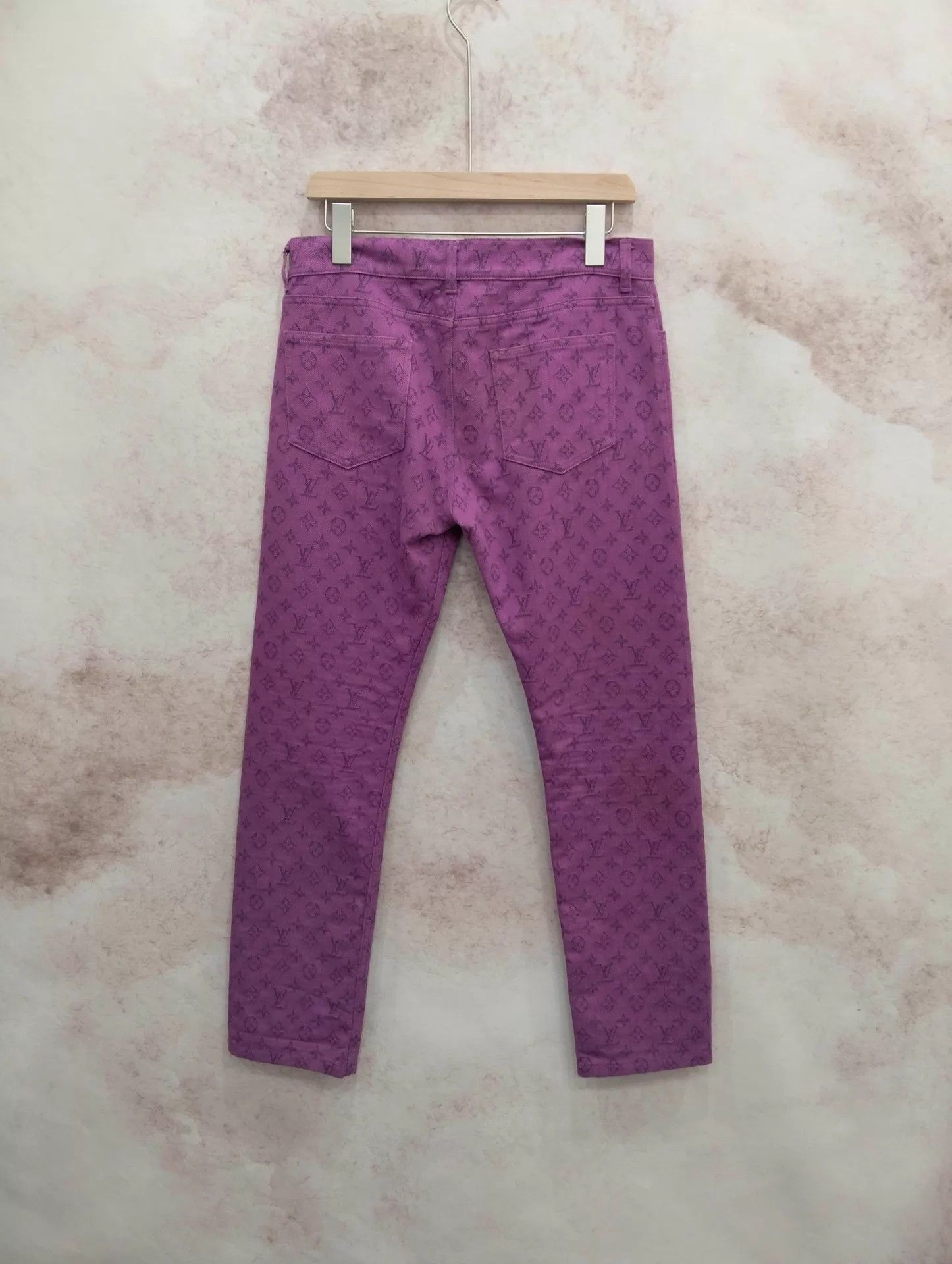 Louis Vuitton LV Logo All-Over Print Jeans 30 Size 30" / US 8 / IT 44 - 2 Thumbnail
