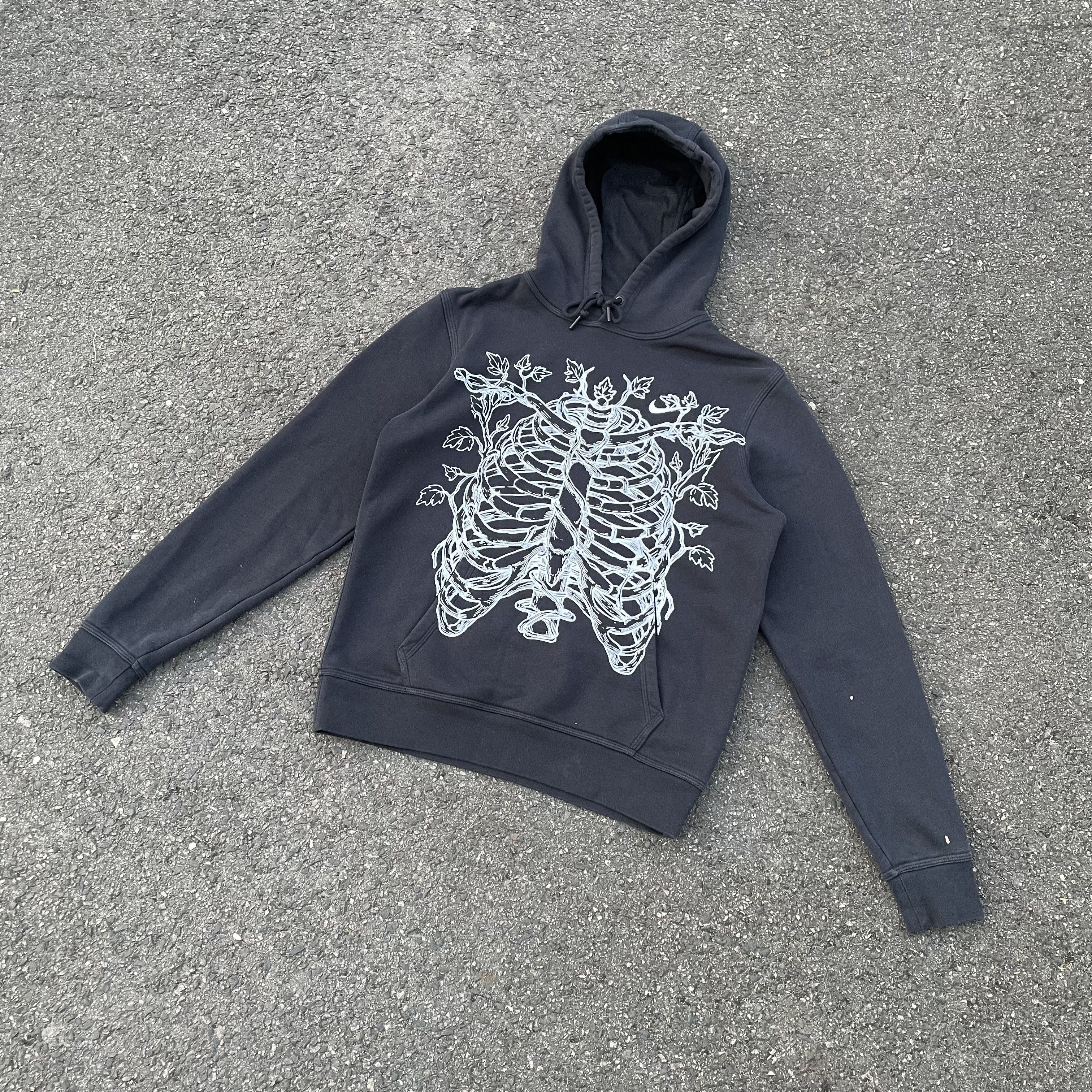 Nike Custom Upcycled Nike hoodie Skeleton art grunge opium y2k Size US M / EU 48-50 / 2 - 2 Thumbnail