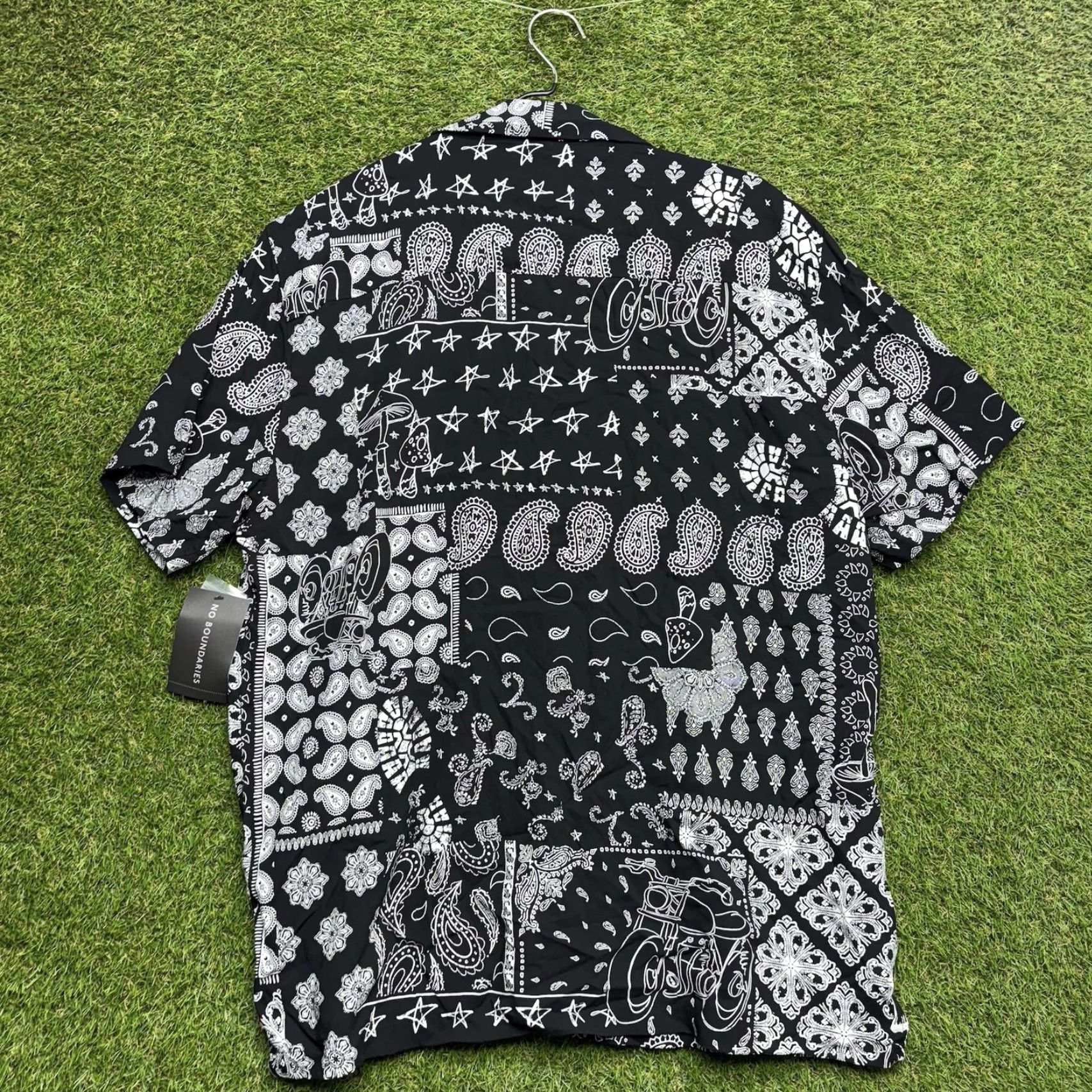 Vintage No Boundaries Button Shirt Mens XL 46-48 Short Sleeve Collared Black Paisley NWT Size US XL / EU 56 / 4 - 3 Thumbnail