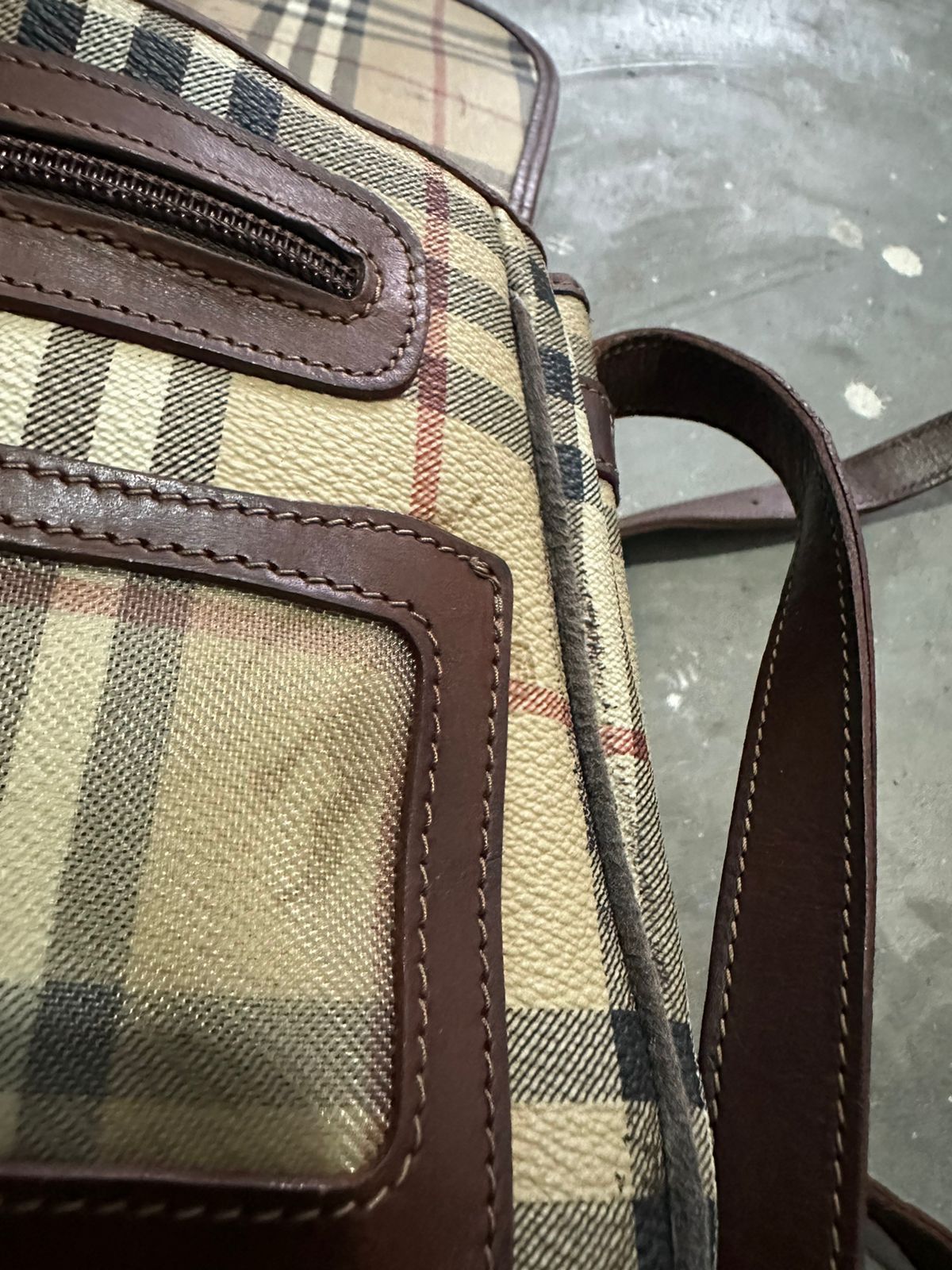 Burberry × Vintage Vintage Burberry Nova Check Crossbody/ Sling Bag Size ONE SIZE - 12 Thumbnail
