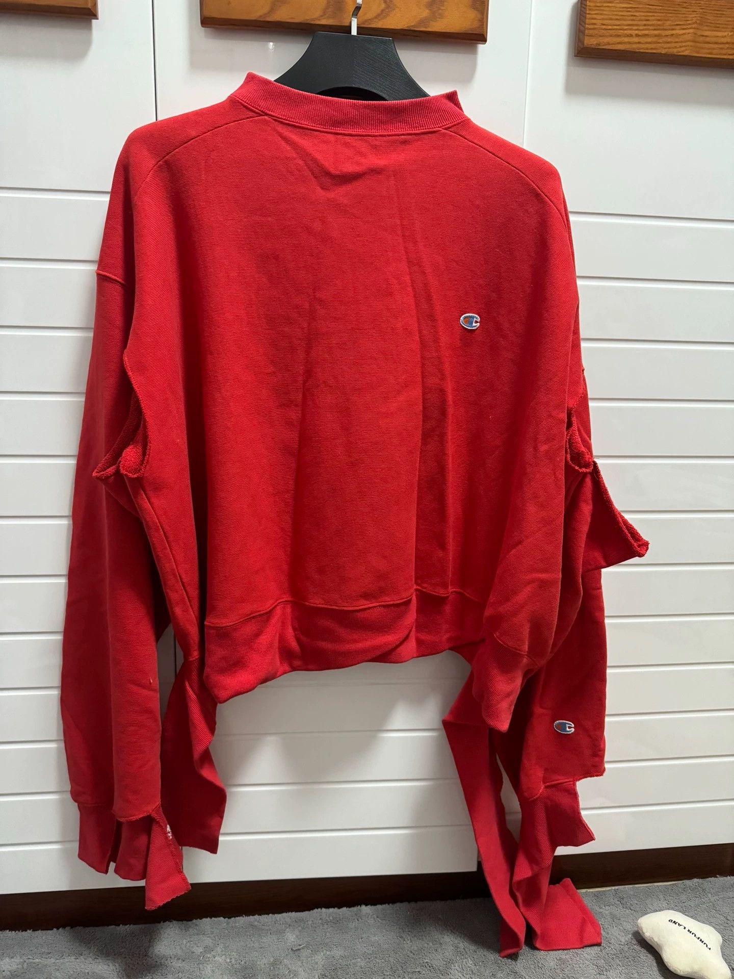 Vetements Vetements 17ss Red Distressed Sleeve Sweatshirt - dmc Size US XS / EU 42 / 0 - 1 Thumbnail