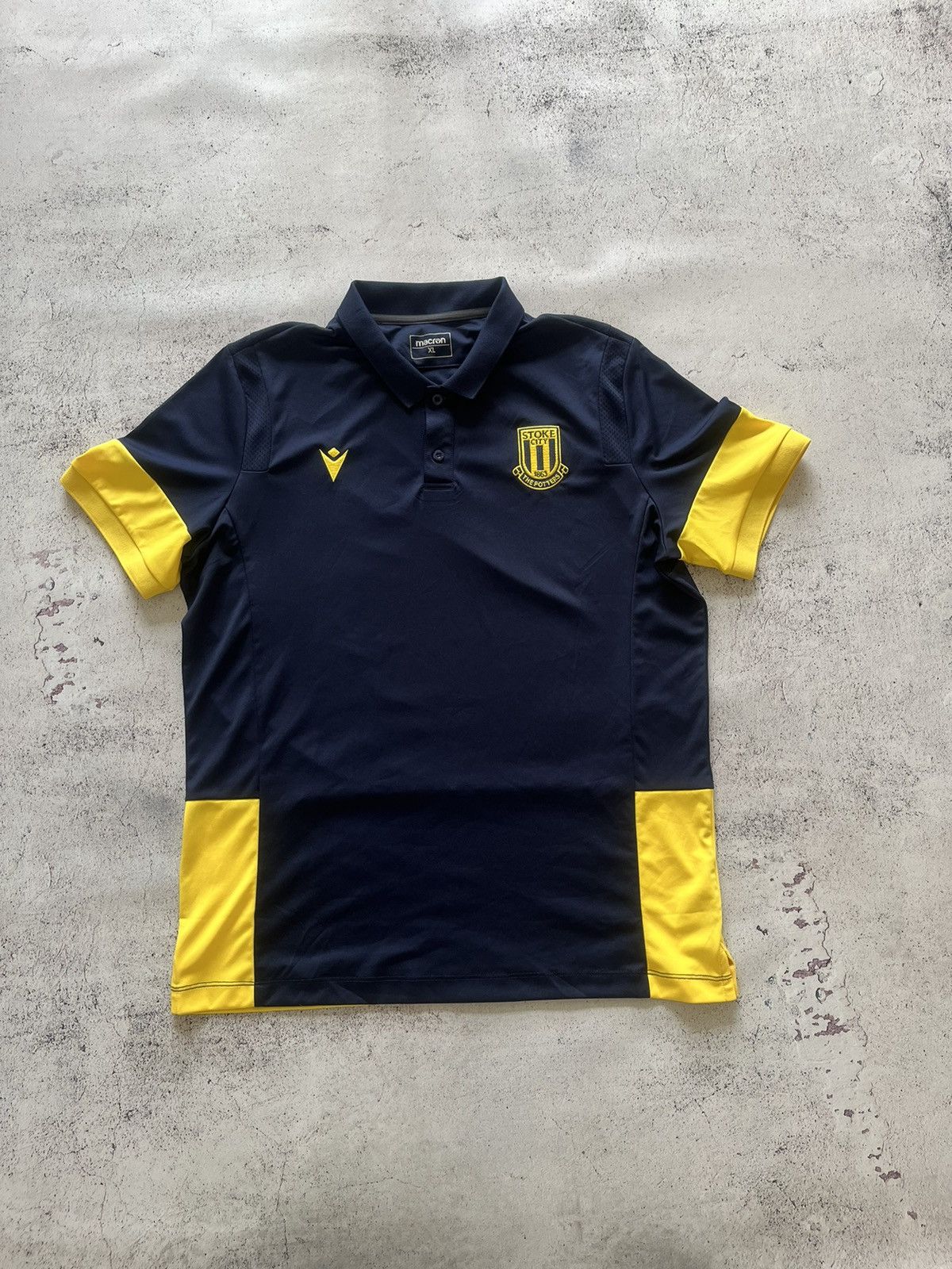 Macron MACRON FC STOKE CITY 2020/21 TRAINING SOCCER JERSEY,SIZE XL Size US XL / EU 56 / 4 - 2 Thumbnail