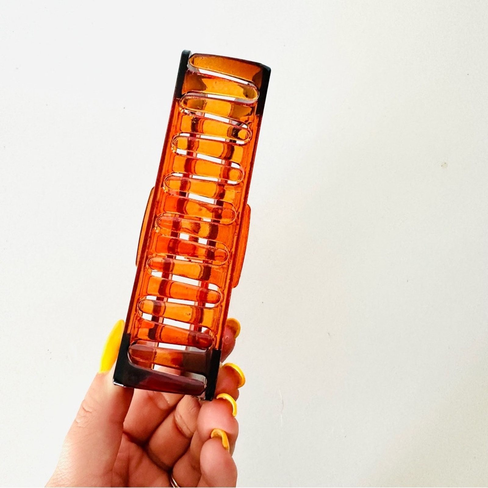Anthropologie NEW ANTHROPOLOGIE Red Jumbo Rectangular Clear Hair Claw Clip Size ONE SIZE - 4 Thumbnail