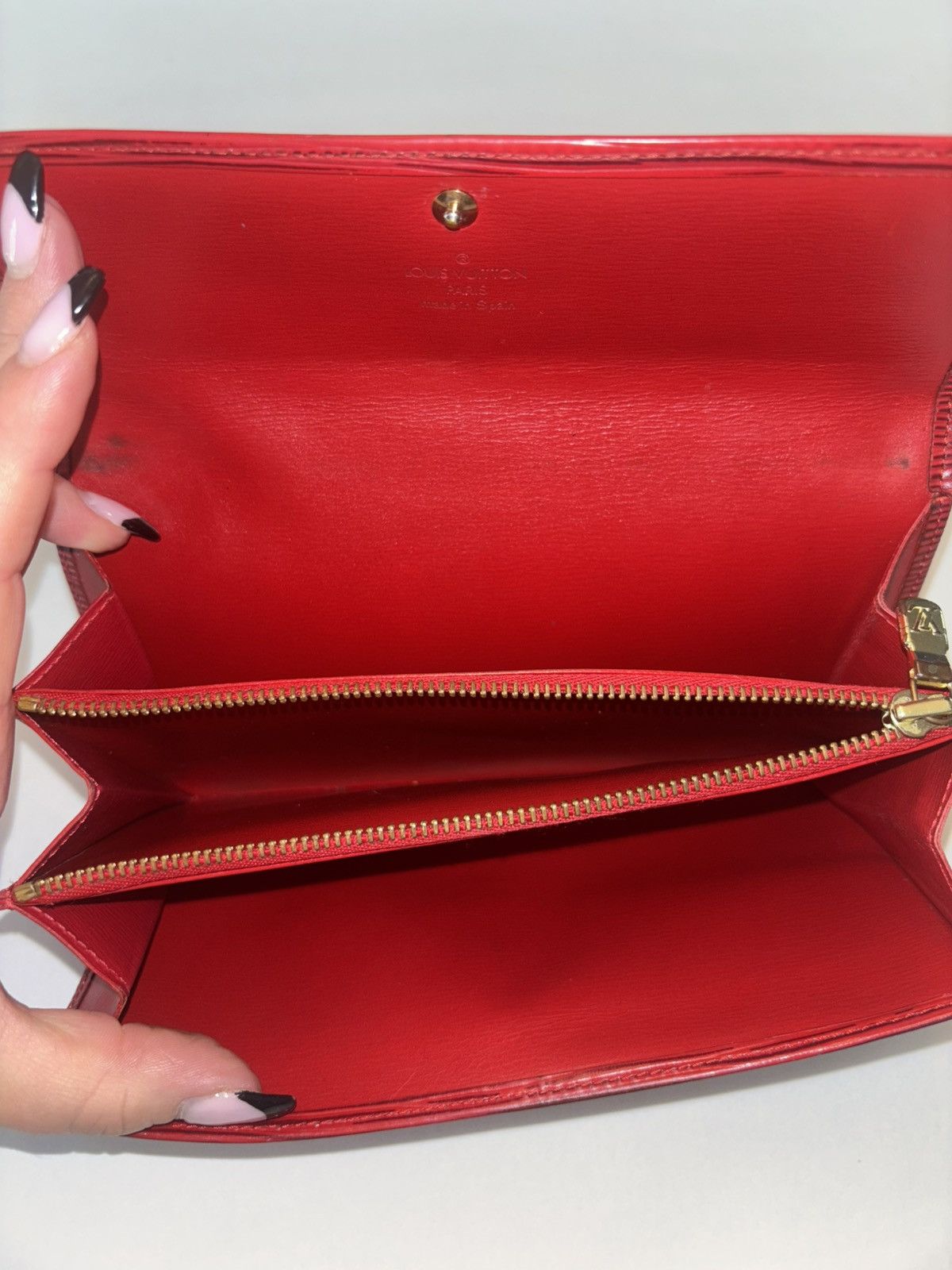 Louis Vuitton Louis Vuitton Long Epi Wallet Size ONE SIZE - 9 Thumbnail
