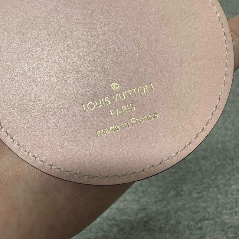Louis Vuitton louis vuitton valentines day keychain-2507 Size ONE SIZE - 4 Thumbnail