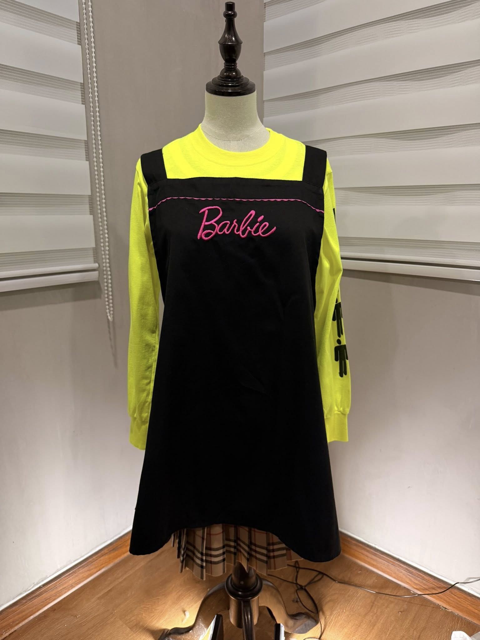 Other Barbie apron 2017 copyright 2773 Size M / US 6-8 / IT 42-44 - 1 Thumbnail