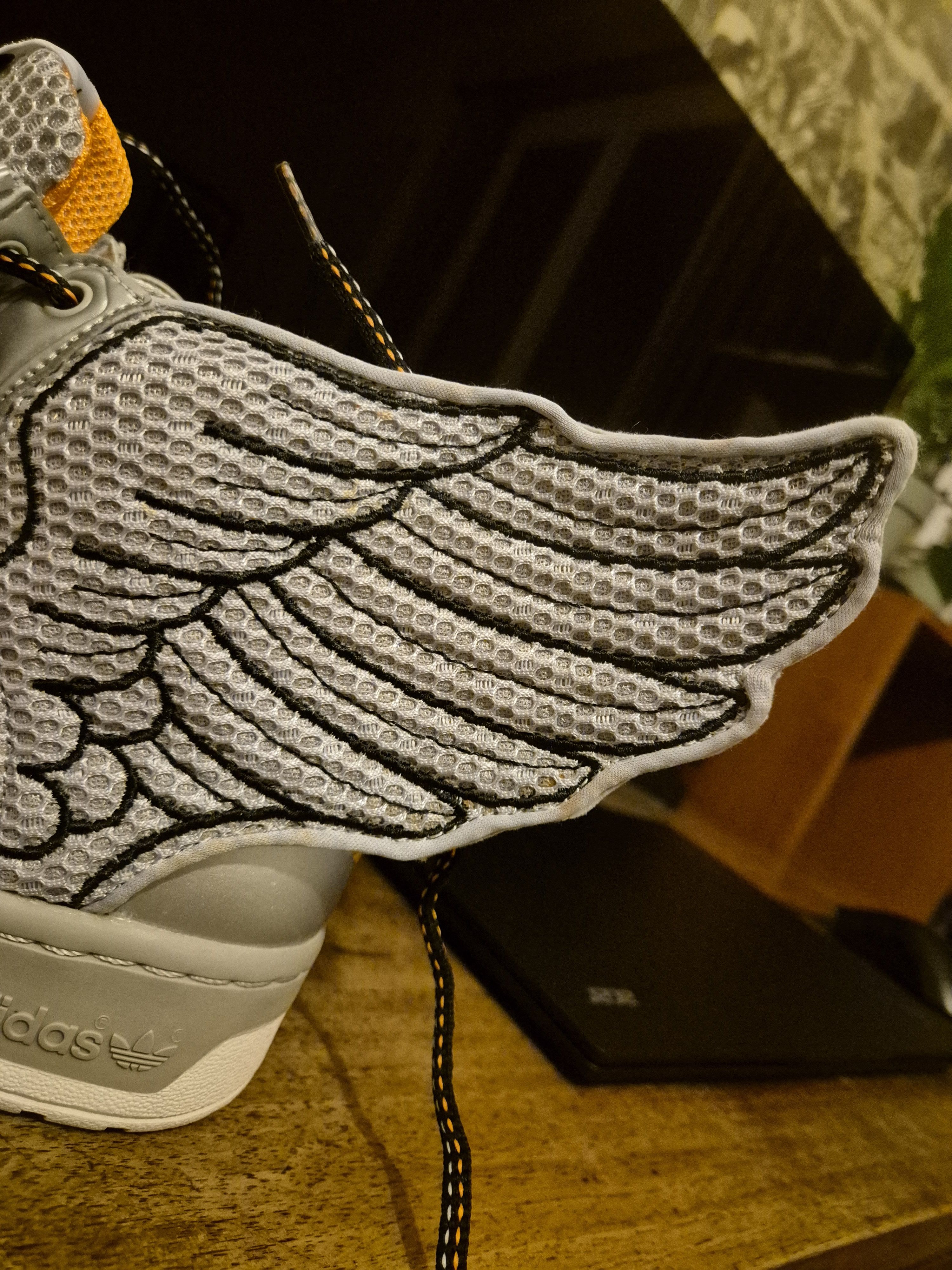Adidas × Jeremy Scott Jeremy Scott Silver Wings 2.0 Size US 8 / EU 41 - 9 Thumbnail