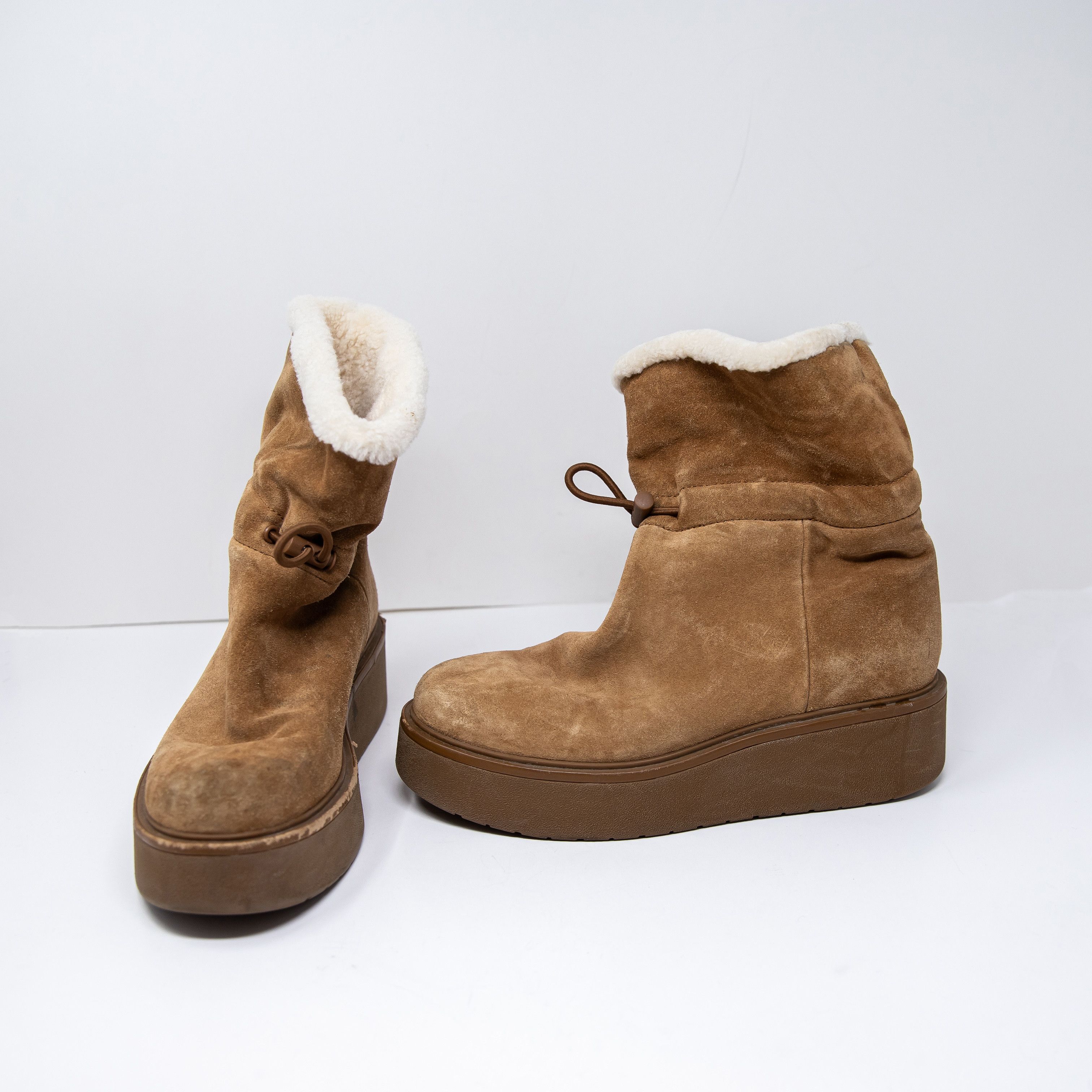Vince Vince Women's Bellingham Genuine Suede Size US 7 / IT 37 - 1 Thumbnail