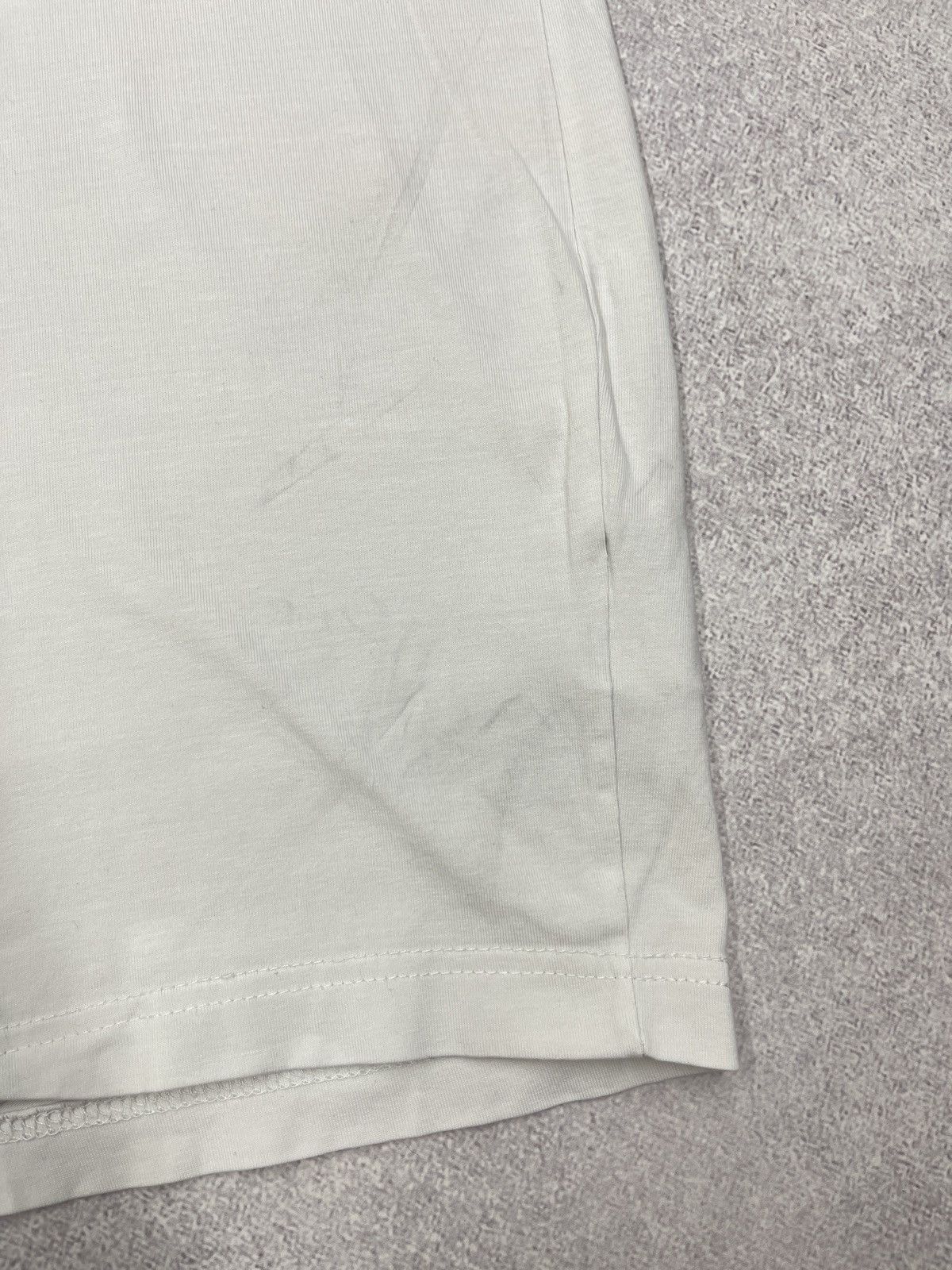 Burberry × Designer Mens Burberry London England Limited T Shirt White Big Logo Size US XL / EU 56 / 4 - 11 Thumbnail