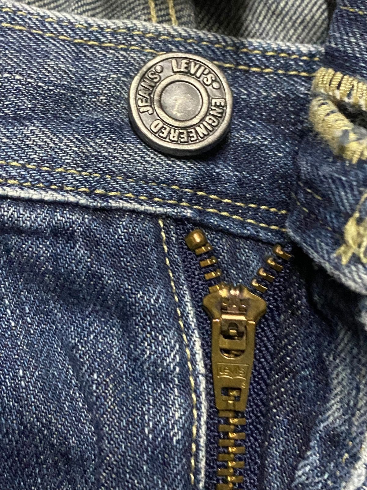 Levi's Vintage Clothing Levis Y2K Engineered Blue Wash Distressed Twist Leg Jean Size US 34 / EU 50 - 7 Thumbnail