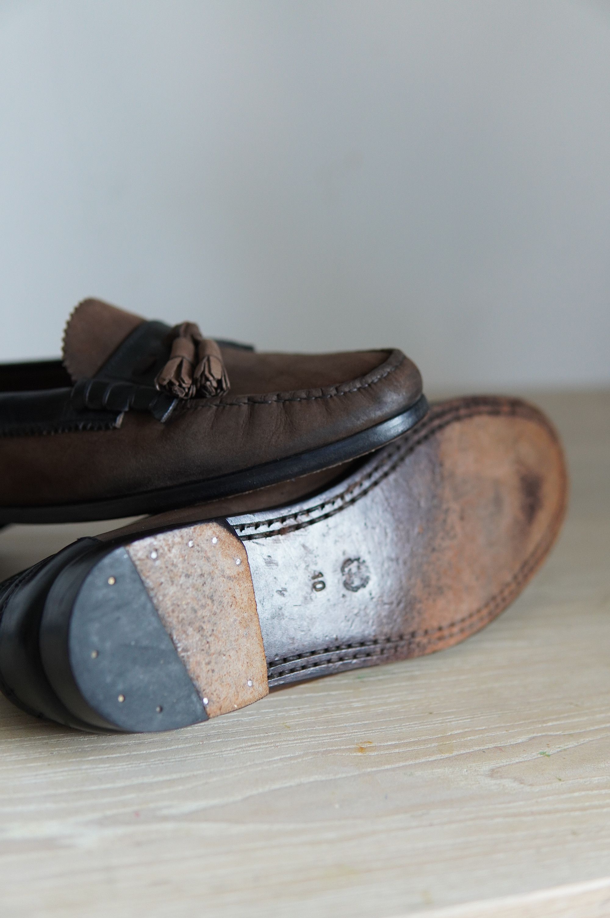 Russell & Bromley Russell & Bromley Tassel Suede Brown Loafers Size US 10 / EU 43 - 10 Thumbnail