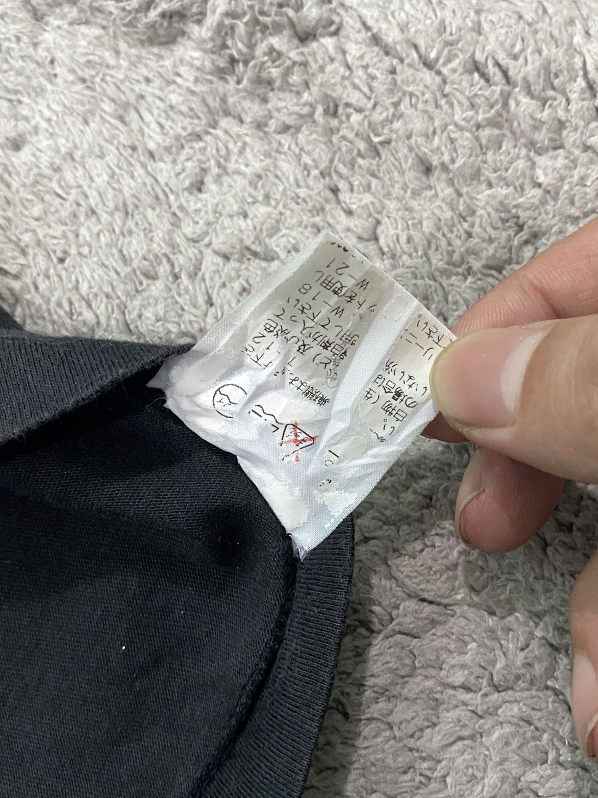 Issey Miyake Issey Miyake Black Plain Tee Shirt Single Stich Vintage 90s Size US L / EU 52-54 / 3 - 5 Thumbnail