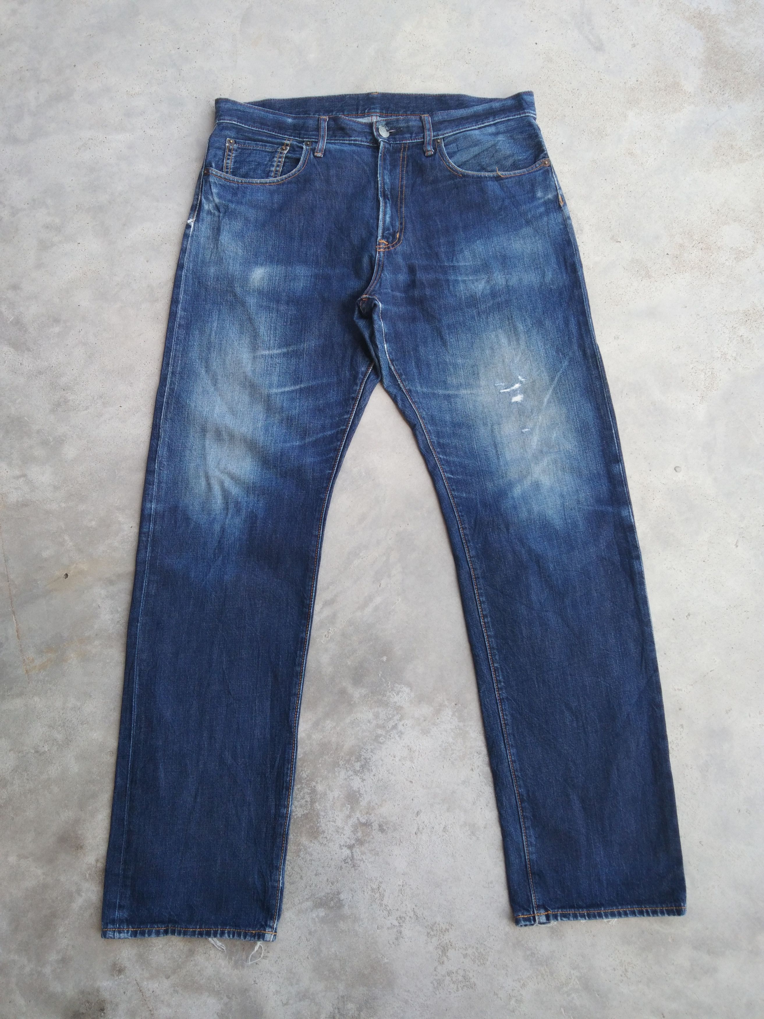 Japanese Brand Japanese Brand GU Faded Blue Distressed Jeans 34x32 Size US 34 / EU 50 - 1 Thumbnail