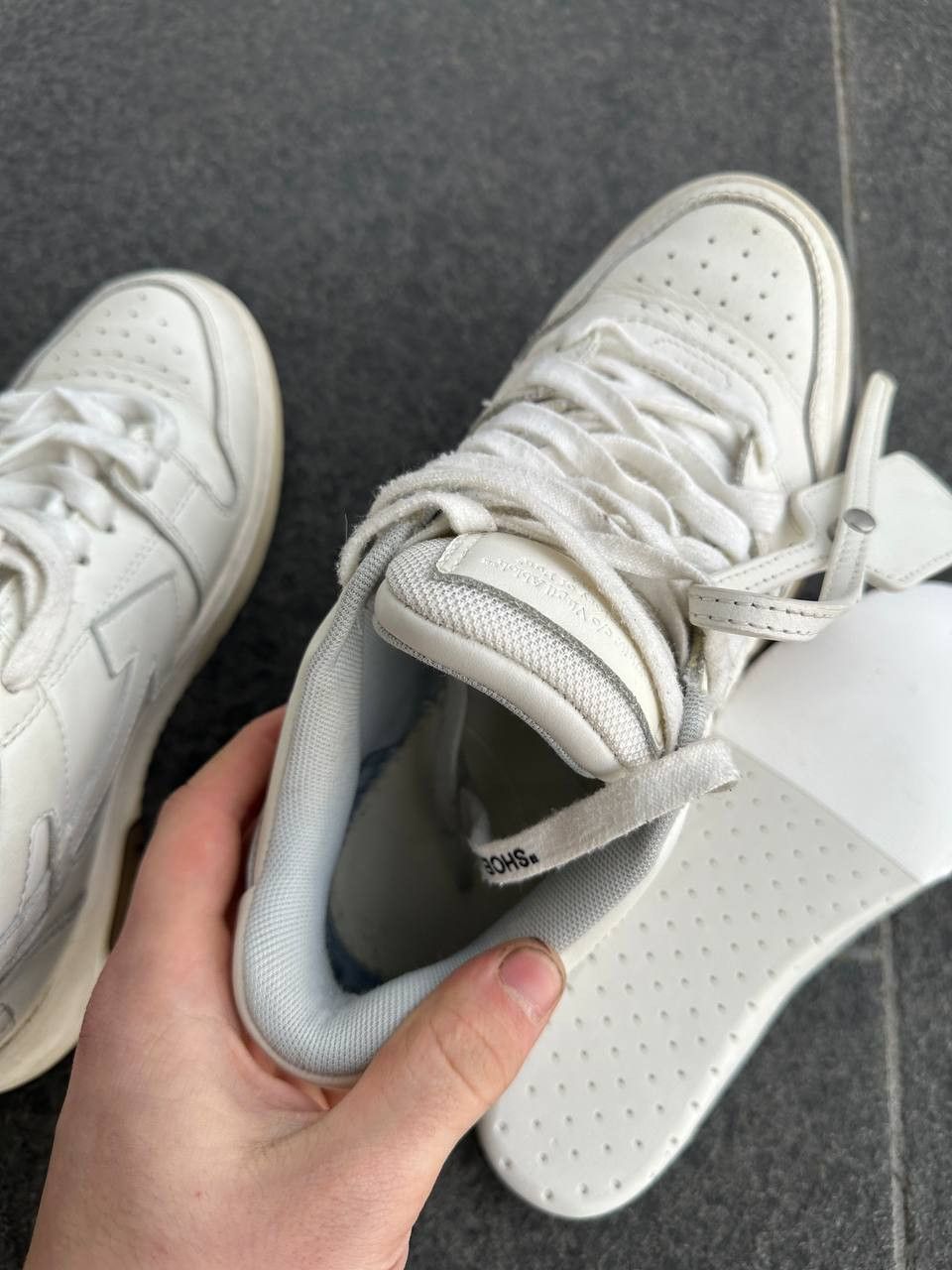 Off-White Off-white out office Size US 8.5 / IT 38.5 - 9 Thumbnail