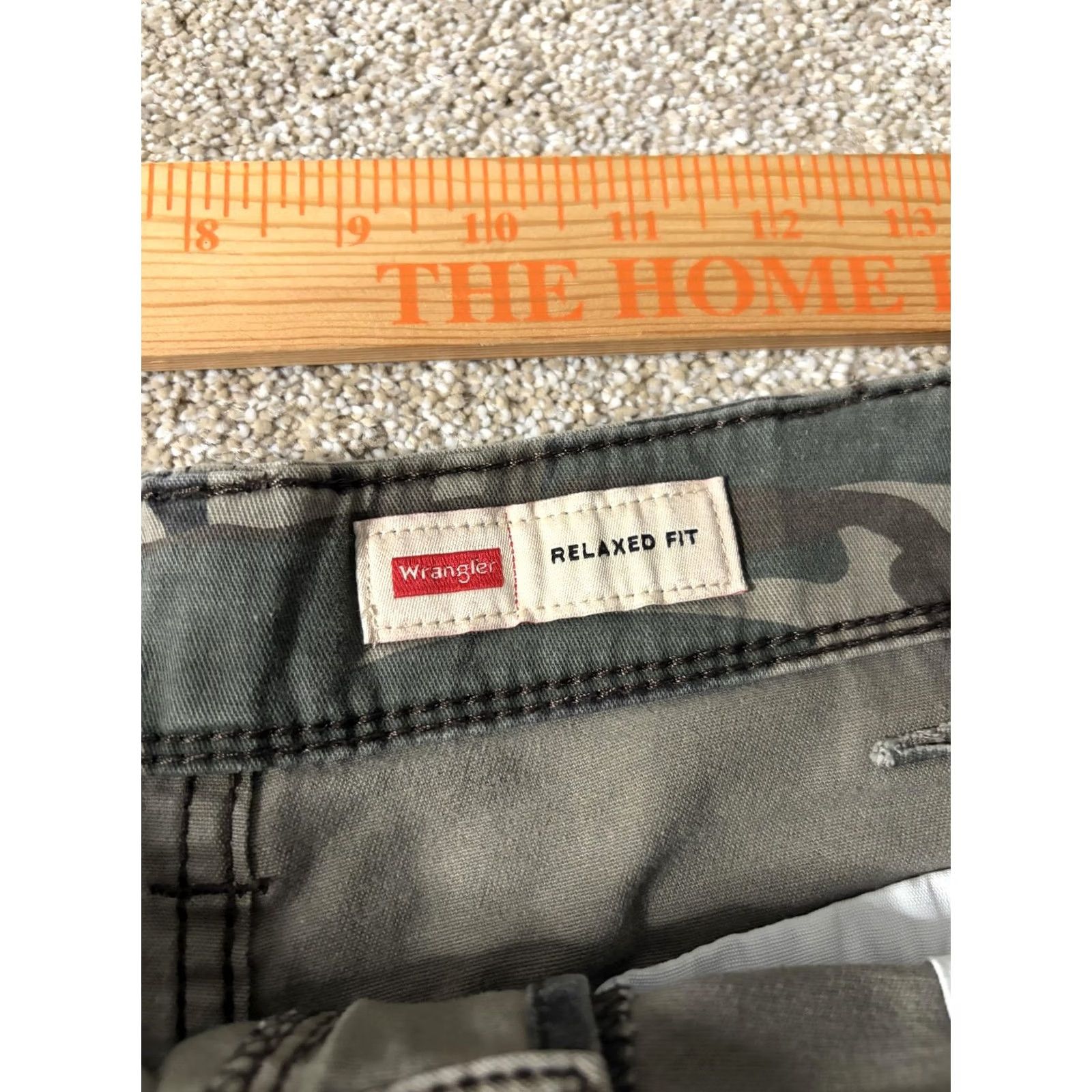 Wrangler Wrangler Cargo Shorts Mens 35 Green Camo Relaxed Fit Canvas Pockets Casual Size US 35 - 5 Thumbnail