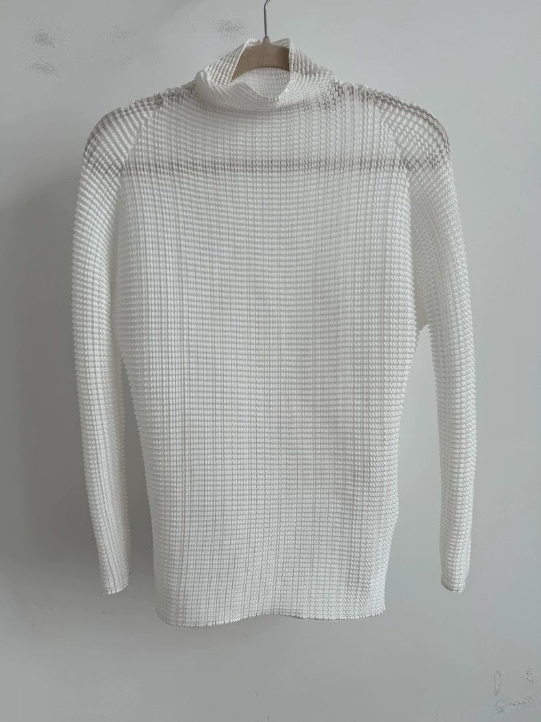 Issey Miyake Issey Miyake size:2 White pleated long sleeves Size S / US 4 / IT 40 - 1 Thumbnail