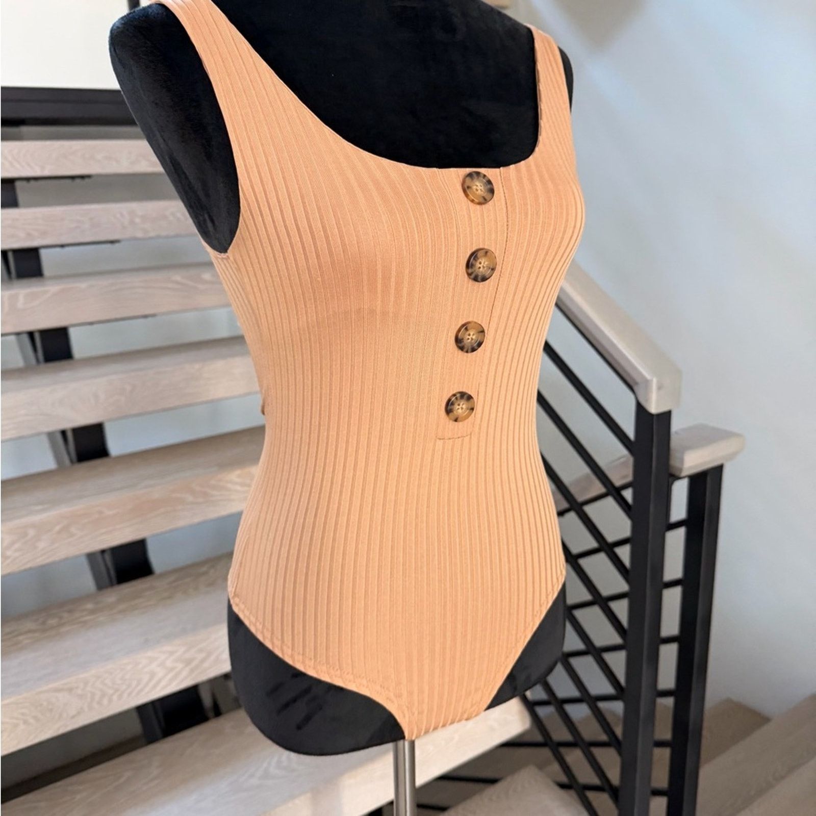 Other New Y2K Ribbed Tan Button-Front Bodysuit size XS Size XS / US 0-2 / IT 36-38 - 3 Thumbnail