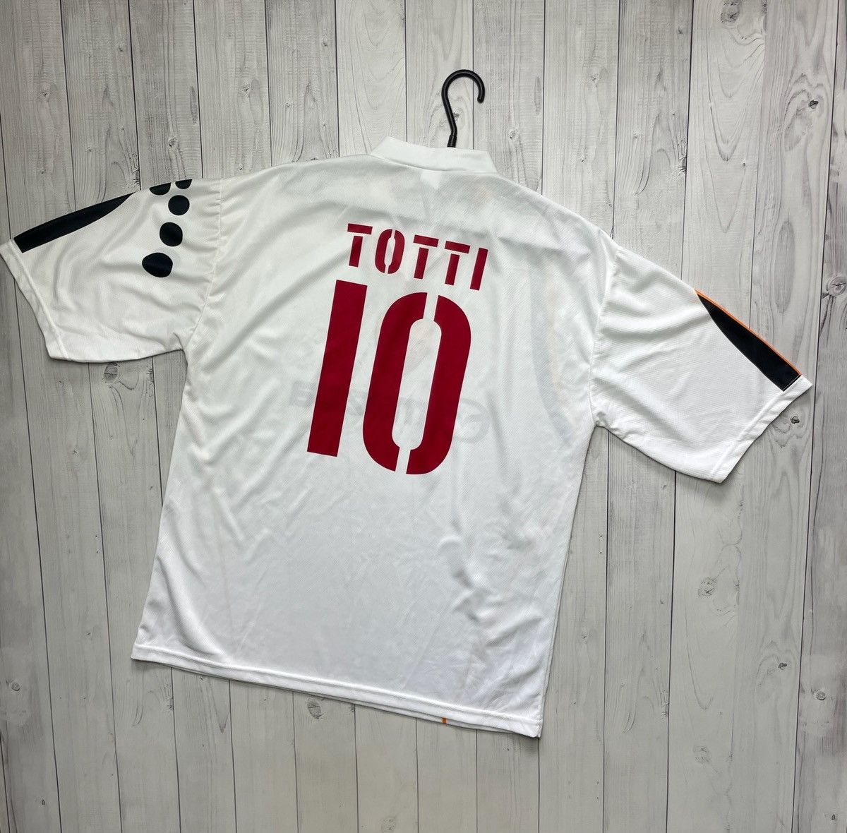 Vintage Totti 10 soccer tee AS Roma away white size XL Mazda logo Size US XL / EU 56 / 4 - 1 Thumbnail
