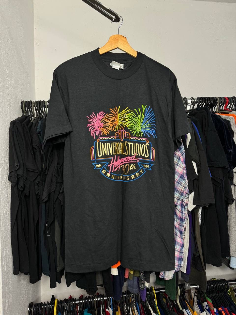 Vintage Vintage Universal Studios Hollywood T- Shirt White Cartoon Size US M / EU 48-50 / 2 - 1 Thumbnail