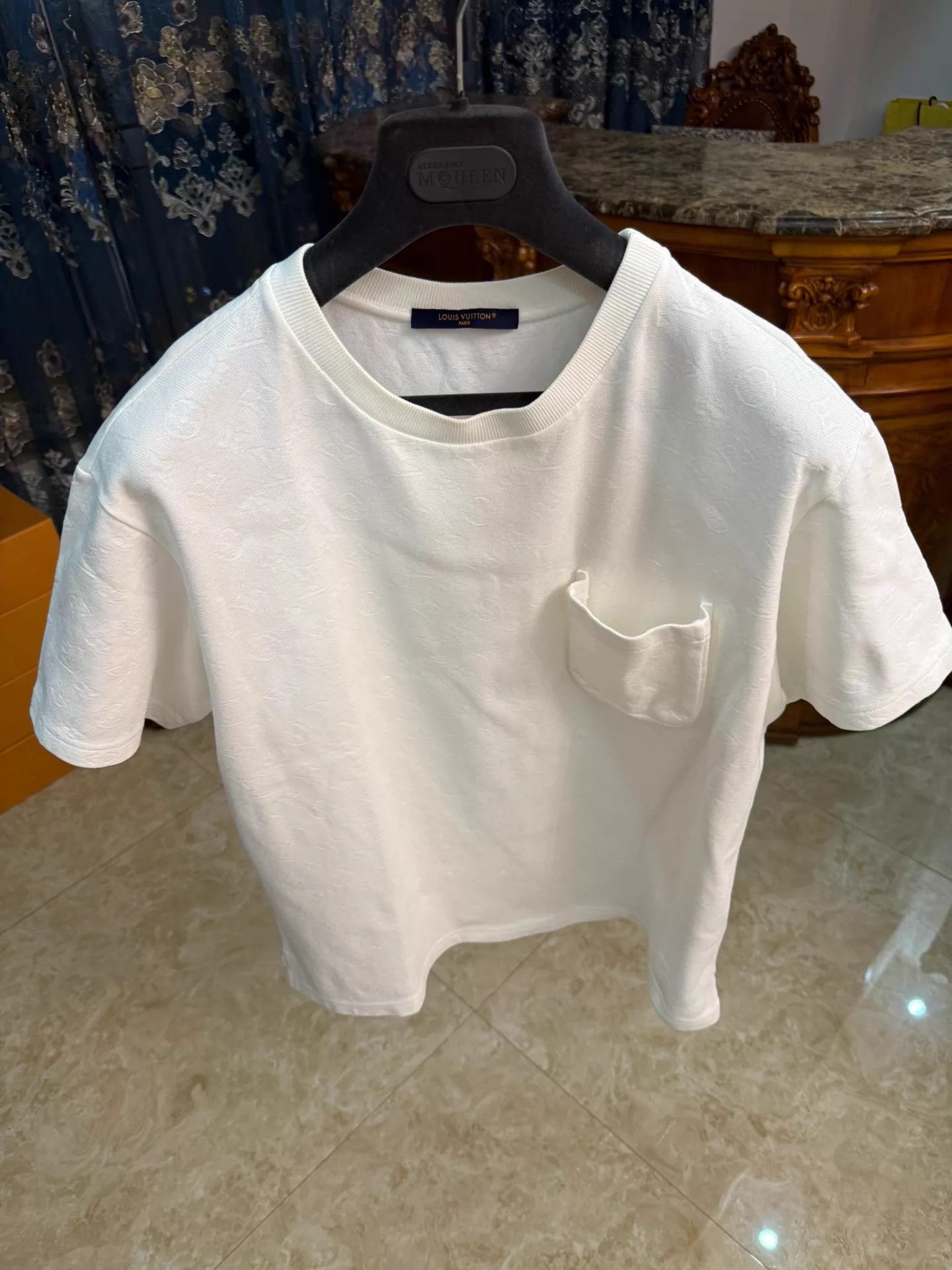 Louis Vuitton LV Monogram Allover Logo T-Shirt L Italy Size US L / EU 52-54 / 3 - 1 Thumbnail