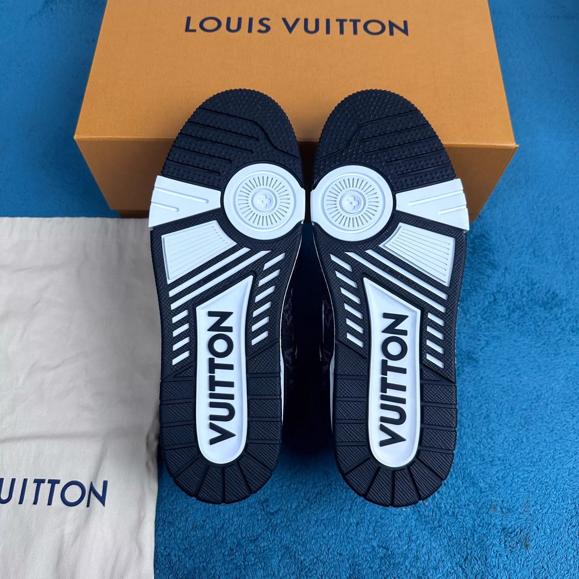 Louis Vuitton LV Trainer BW Panda Denim Print 42 Size US 9 / EU 42 - 5 Thumbnail