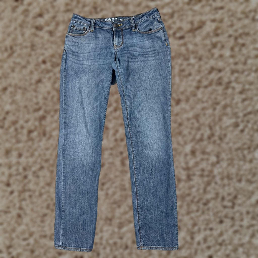 Denime Bullhead Jeans Womens Blue Denim Super Skinny Low Rise 28x30 Cotton Blend 7 Regular Stretch Distressed Embroidered Zipper 5-Pocket Design Pants Size 28" / US 6 / IT 42 - 1 Thumbnail