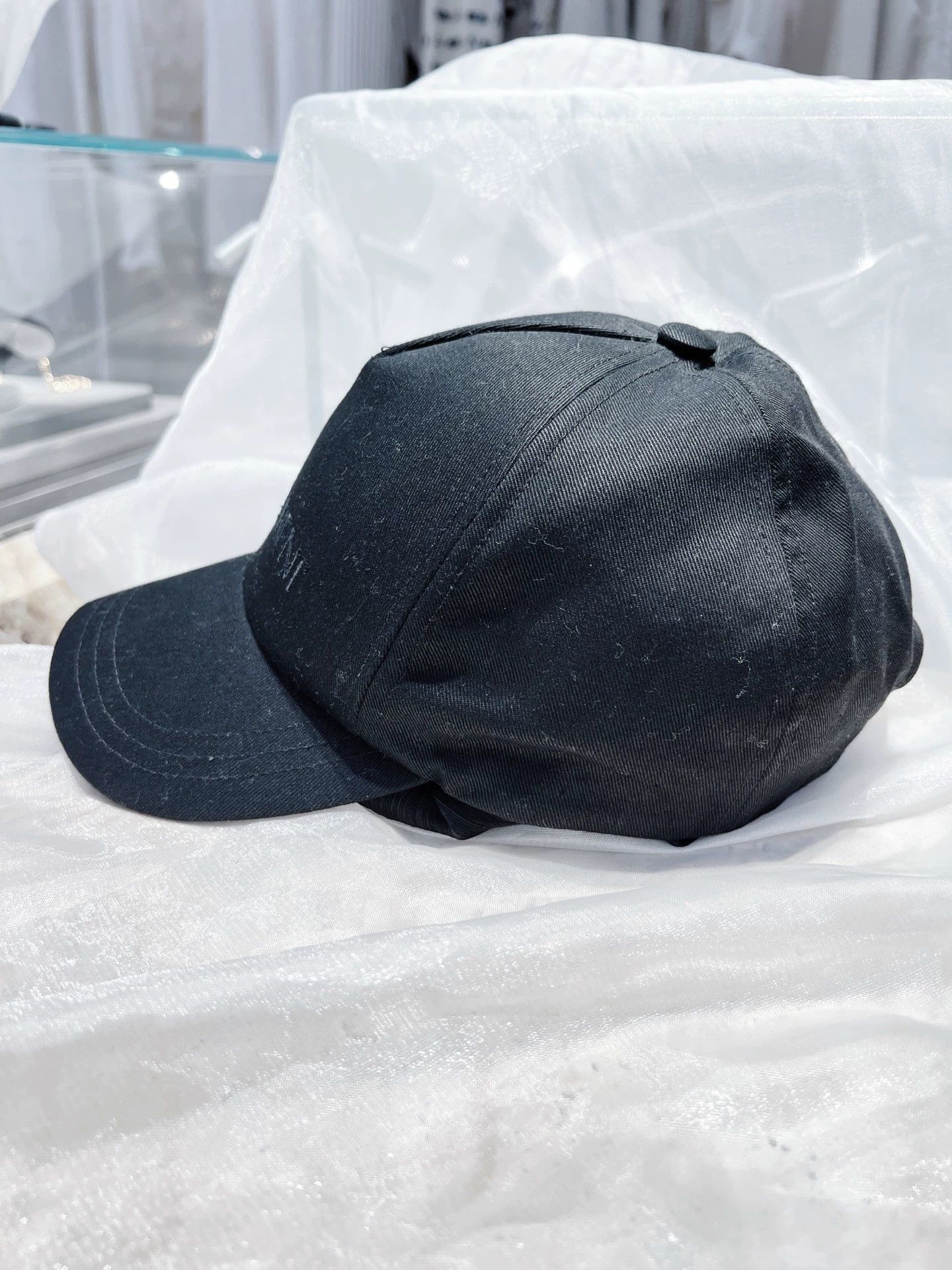 Yves Saint Laurent YSL Black Cap 59 Pre-Owned Size ONE SIZE - 3 Thumbnail