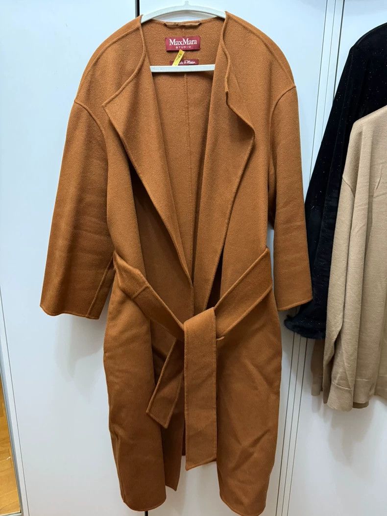 Max Mara Max Mara Long cashmere coat Size L / US 10 / IT 46 - 1 Thumbnail