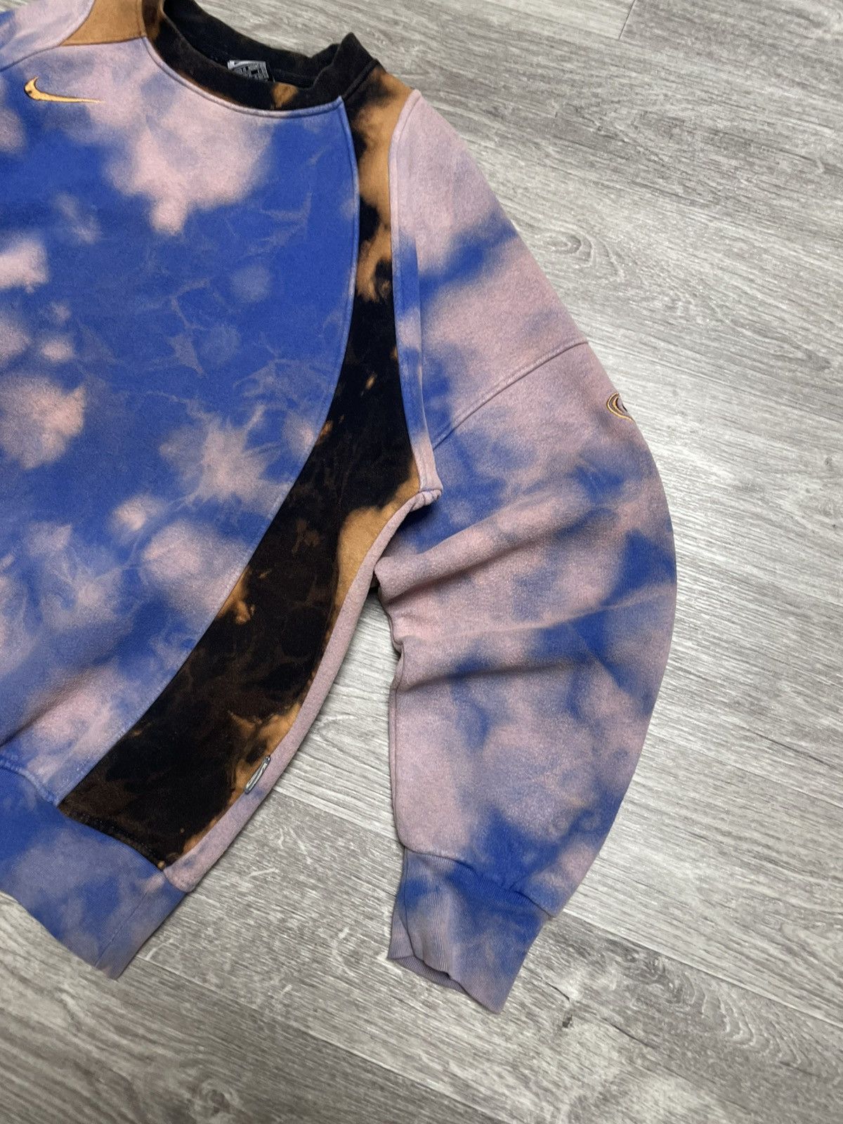 Nike Vintage Nike Total 90 Tie Dye Custom Sweatshirt Y2K 90s Size US M / EU 48-50 / 2 - 5 Thumbnail