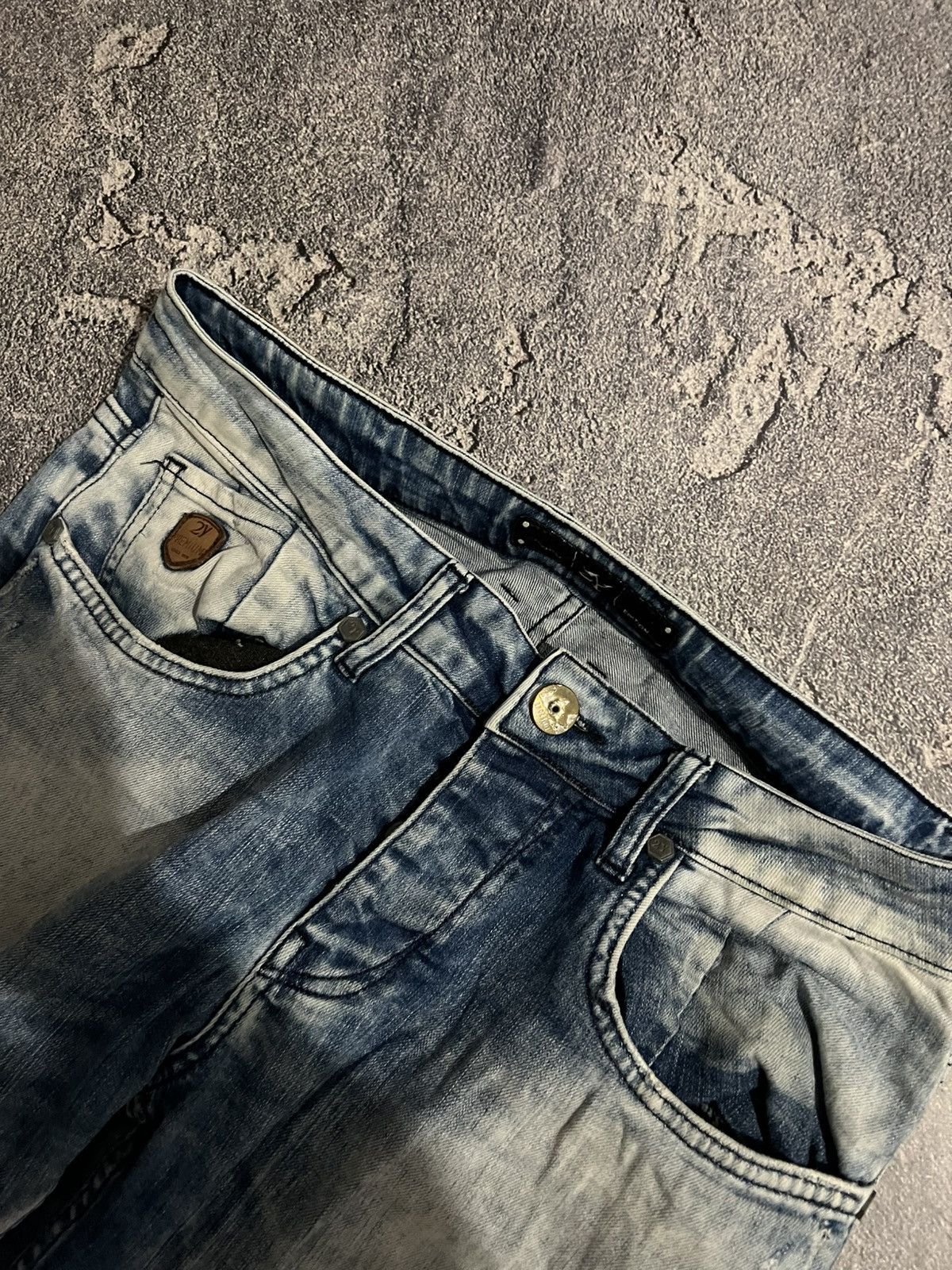 Japanese Brand Heavy Washed Archive Slim Jeans — Tokyo Vibe Faded 2000s Size US 31 - 4 Thumbnail