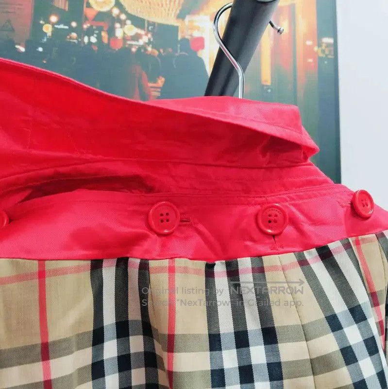 Burberry Burberry Red Long Trench Coat for Women. Size M / US 6-8 / IT 42-44 - 3 Thumbnail