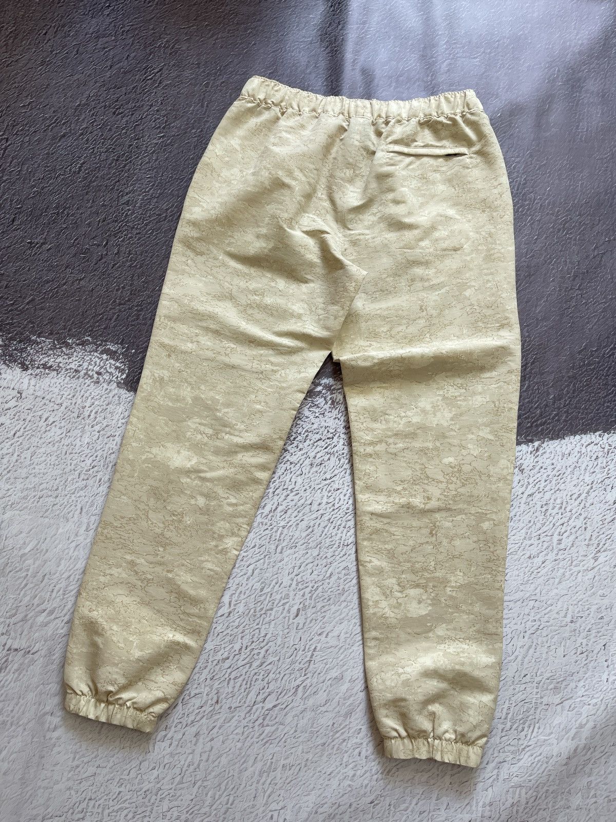 The North Face The North Face camouflage beige joggers track pants Size 30" / US 8 / IT 44 - 12 Thumbnail