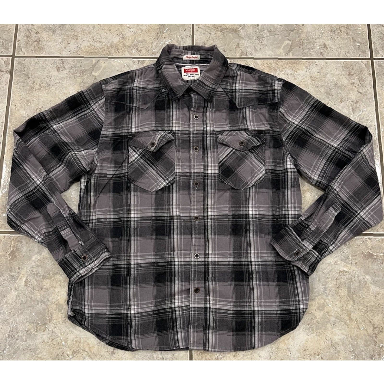 Wrangler WRANGLER Shirt Plaid Long Sleeve Slim Button-Up Men's Large Black Gray Flannel Casual Workwear Size US L / EU 52-54 / 3 - 2 Thumbnail