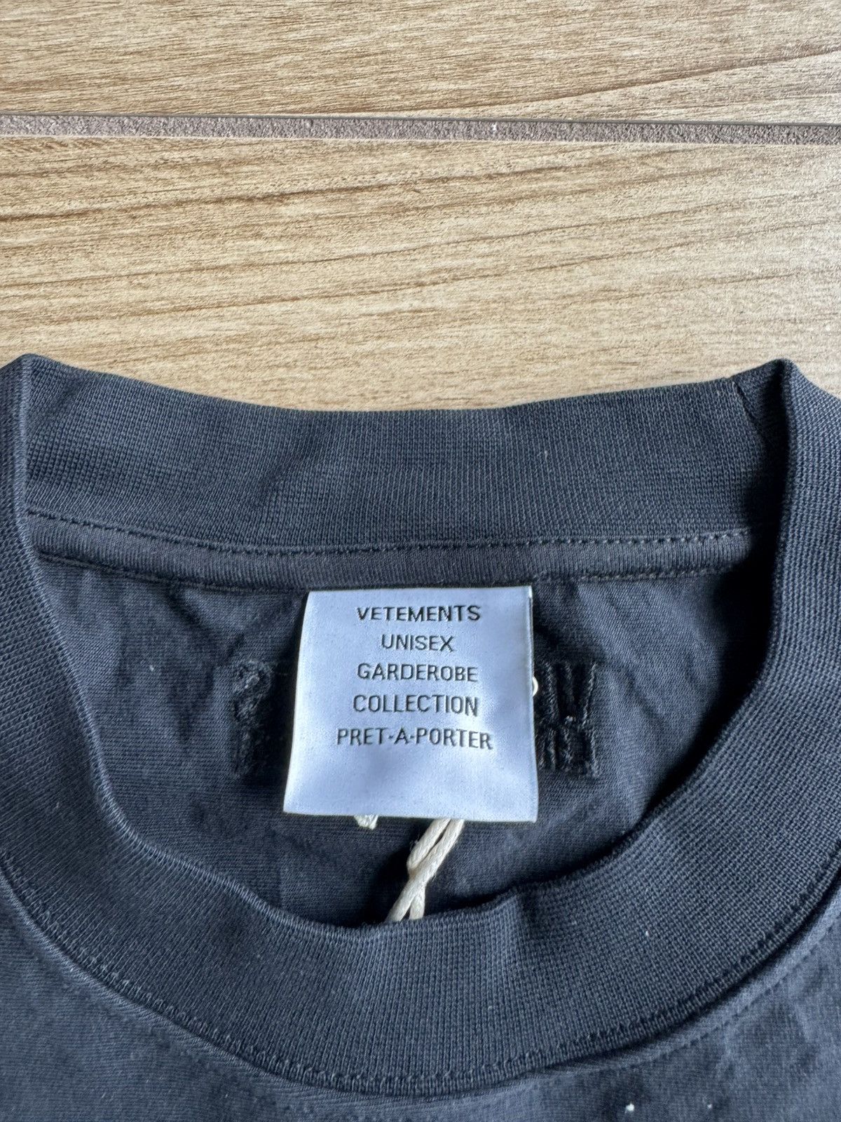 Vetements VETEMENTS Metalized Wrinkled 'Not Mom's Favorite' T-shirt Size US L / EU 52-54 / 3 - 6 Thumbnail
