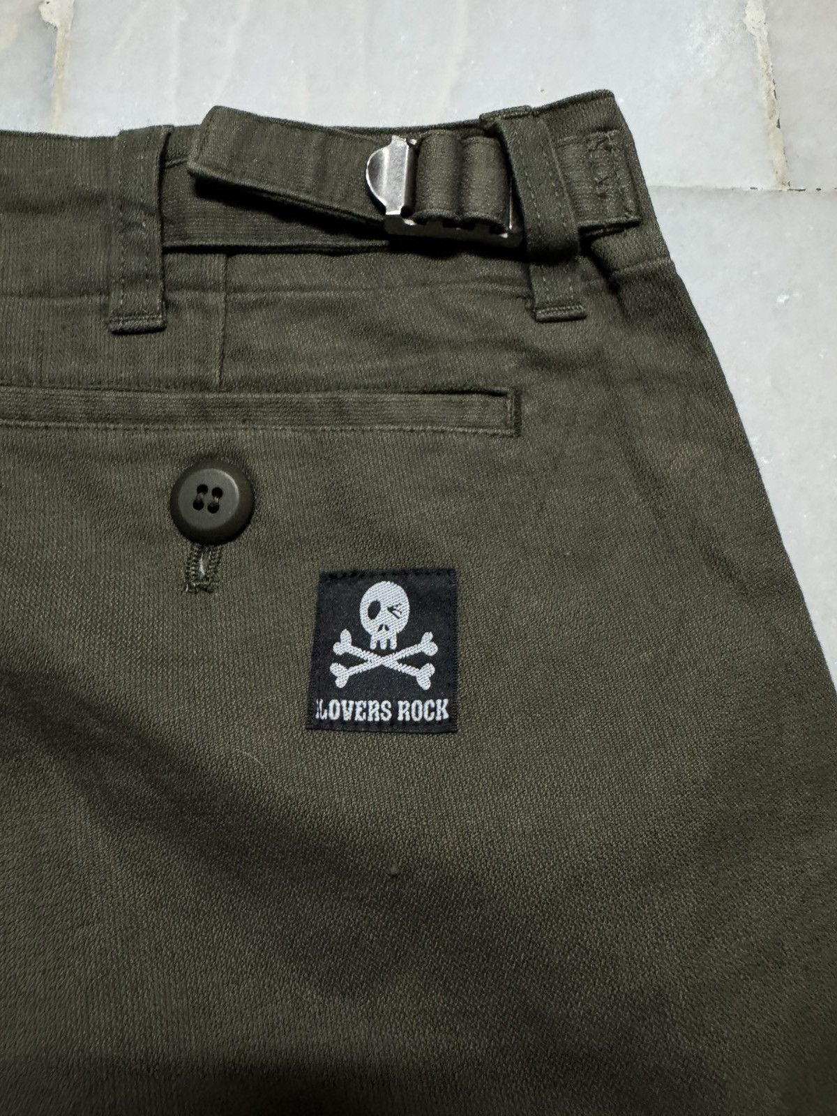 Seditionaries 💥PUNK SHORT PANTS💥 SUPERLOVERS ROCK OLIVE GREEN SHORT CARGO Size US 31 - 13 Thumbnail