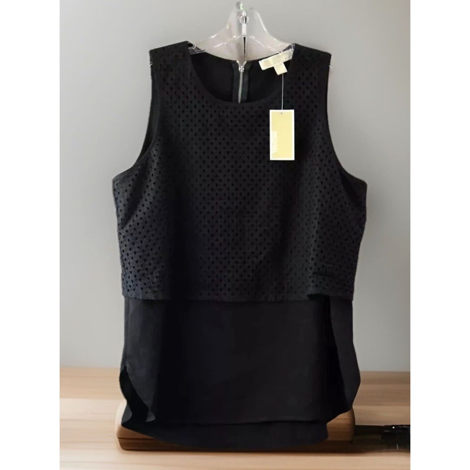 Michael Kors VINTAGE? Michael Kors Basics Blouse Tank Eyelet Pattern Black 12 Women Shirt? Size XL / US 12-14 / IT 48-50 - 2 Thumbnail