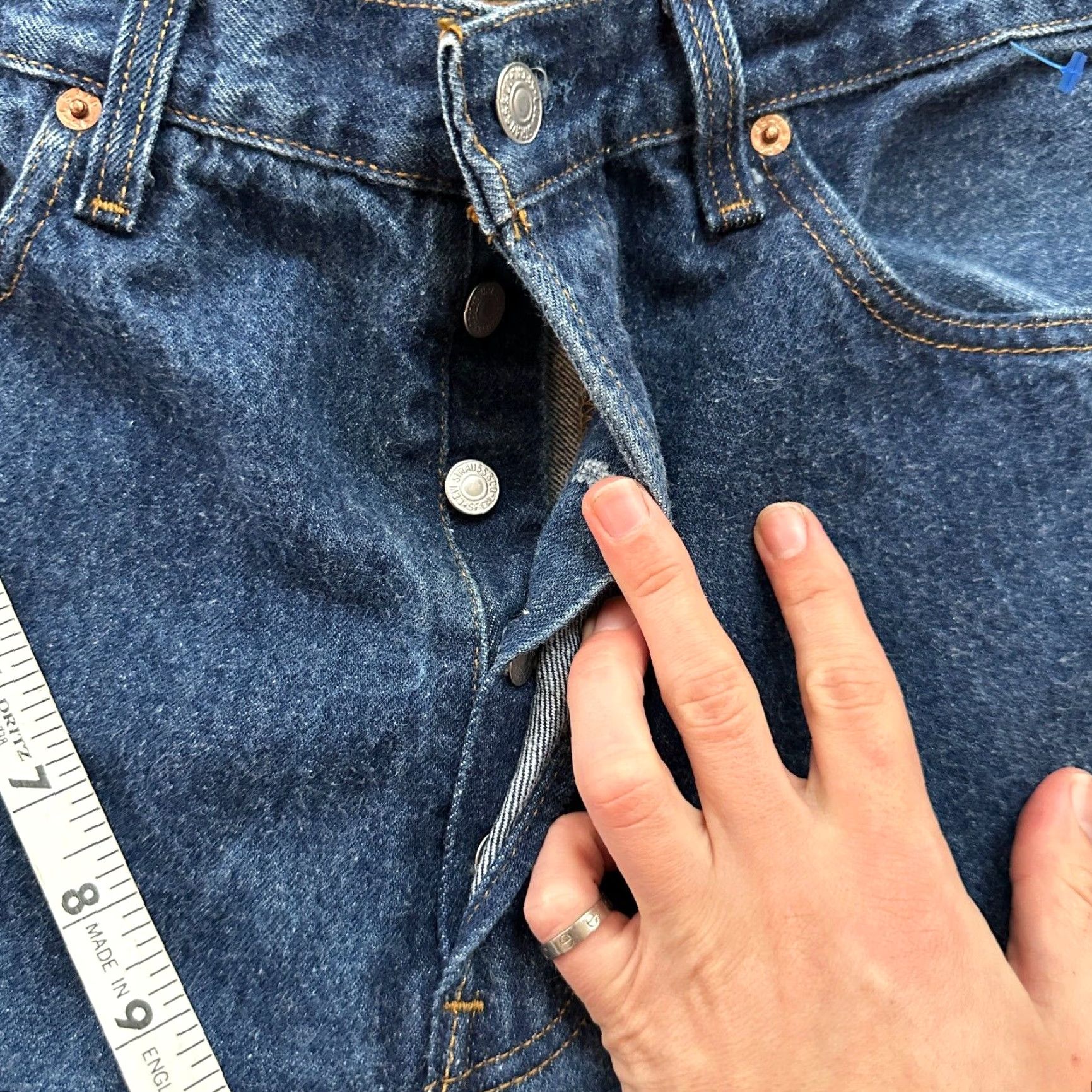 Levi's VINTAGE Levi's 501 Jeans Men's Straight Leg 90s Cotton Blue Mid Wash 34x32 Size US 34 / EU 50 - 6 Thumbnail