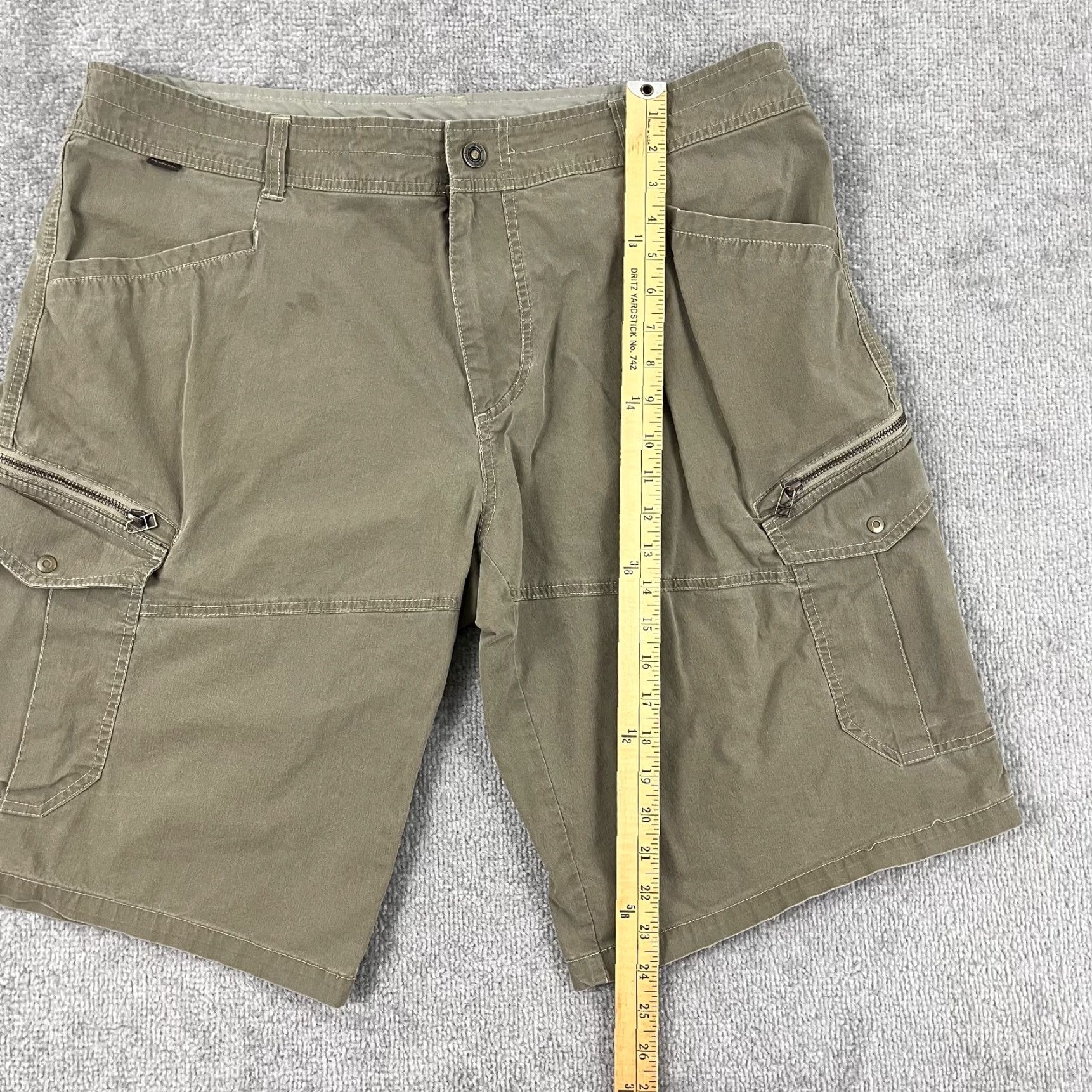 Vintage KUHL Men's Cargo Shorts 40 Brown Bermuda Hiking Camping Casual Workwear Outdoor 12 Inseam Size US 40 / EU 56 - 5 Thumbnail