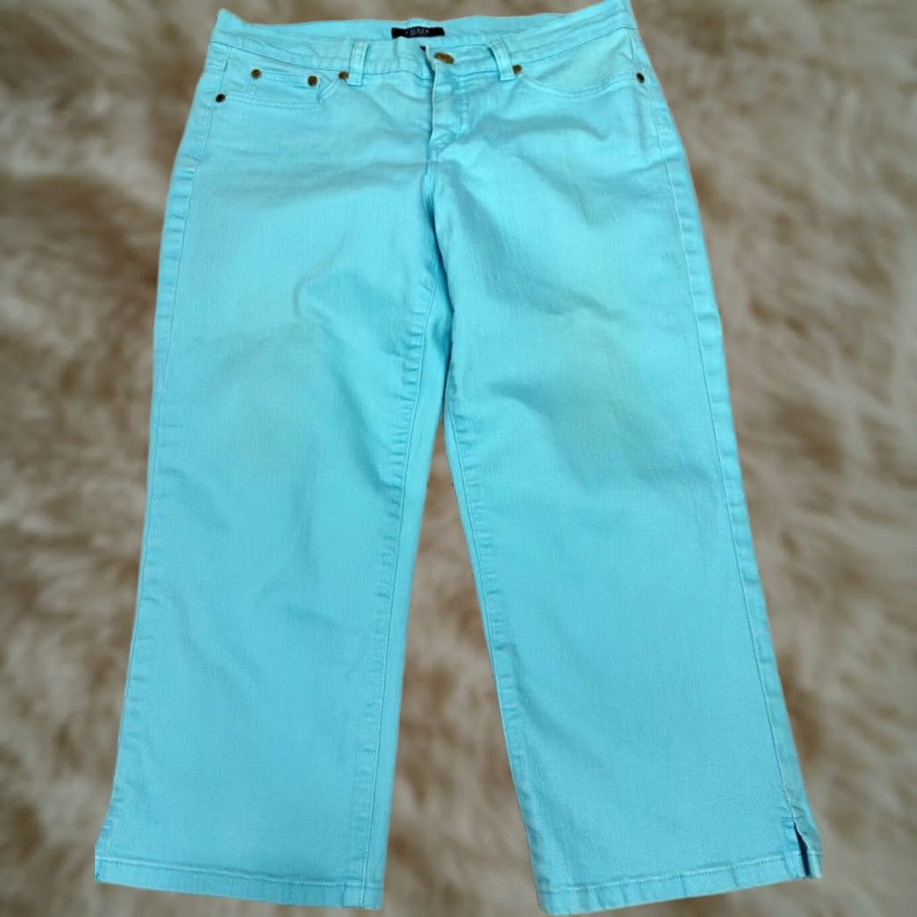 Chaps Chaps Womens Capri Jeans 6 Light Blue Cotton Blend 5-Pocket Tummy Control Jeans Capri Size 28" / US 6 / IT 42 - 1 Thumbnail