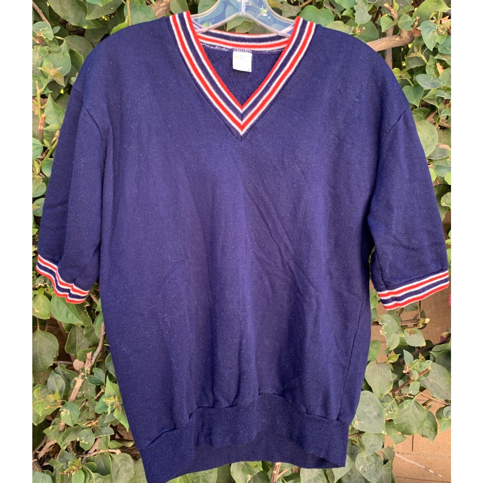 Vintage VINTAGE Short Sleeve Sweatshirt V-Neck Shirt Men M Blue Pullover Fleece Acrylic JCPenney Fashion rights? Size US M / EU 48-50 / 2 - 5 Thumbnail
