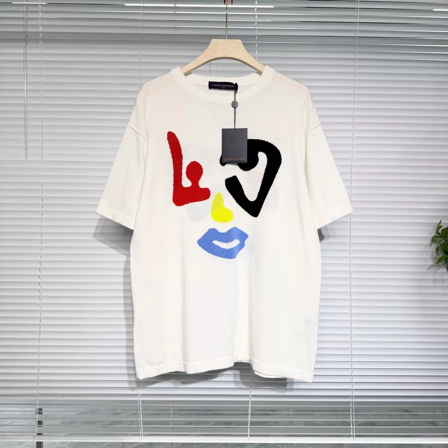 Louis Vuitton LV White Knit SS Tee L Clown Face Graffiti Logo Size US L / EU 52-54 / 3 - 1 Thumbnail